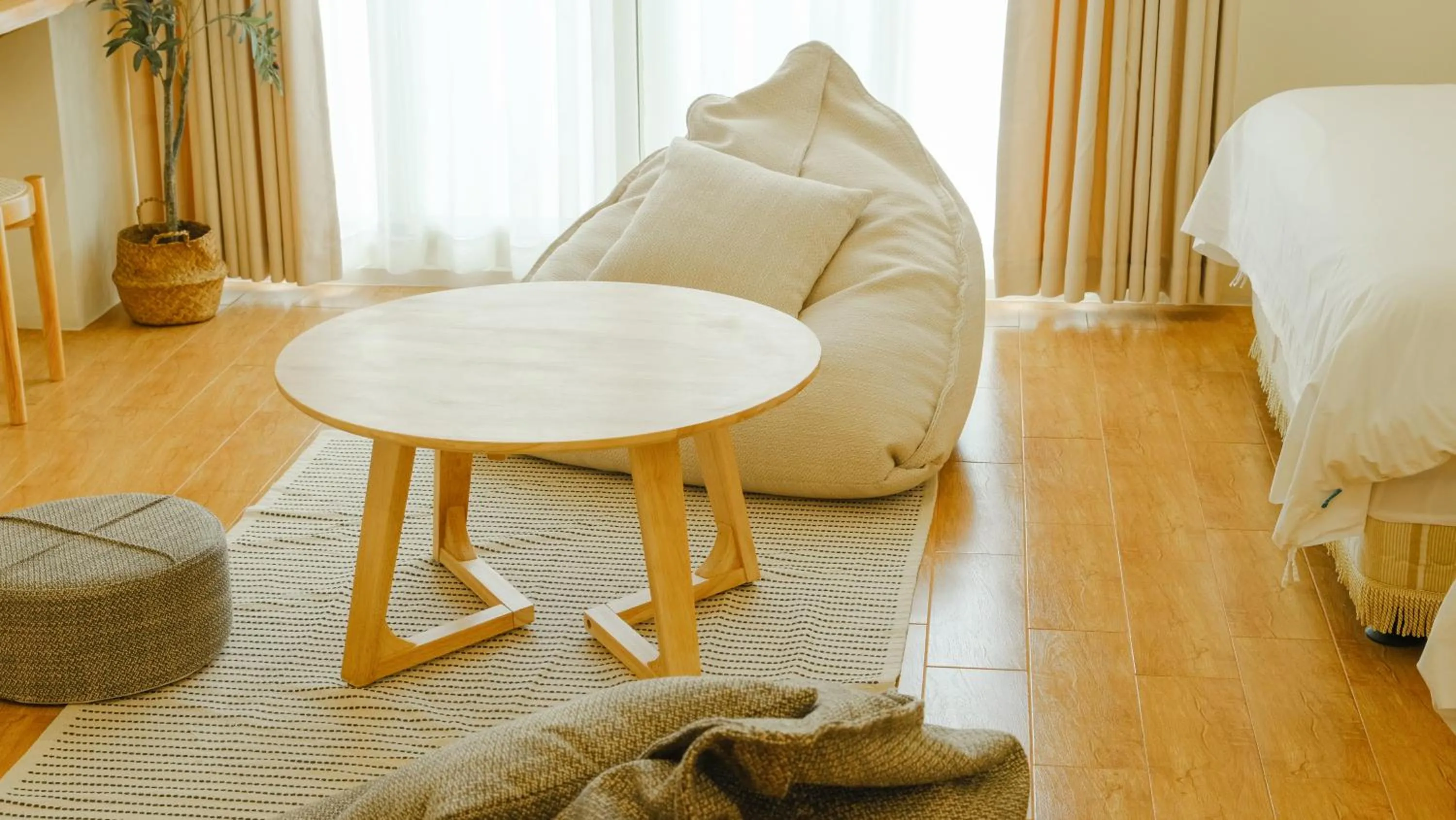 Photo of the whole room, Bed in Cozy Blue B&B