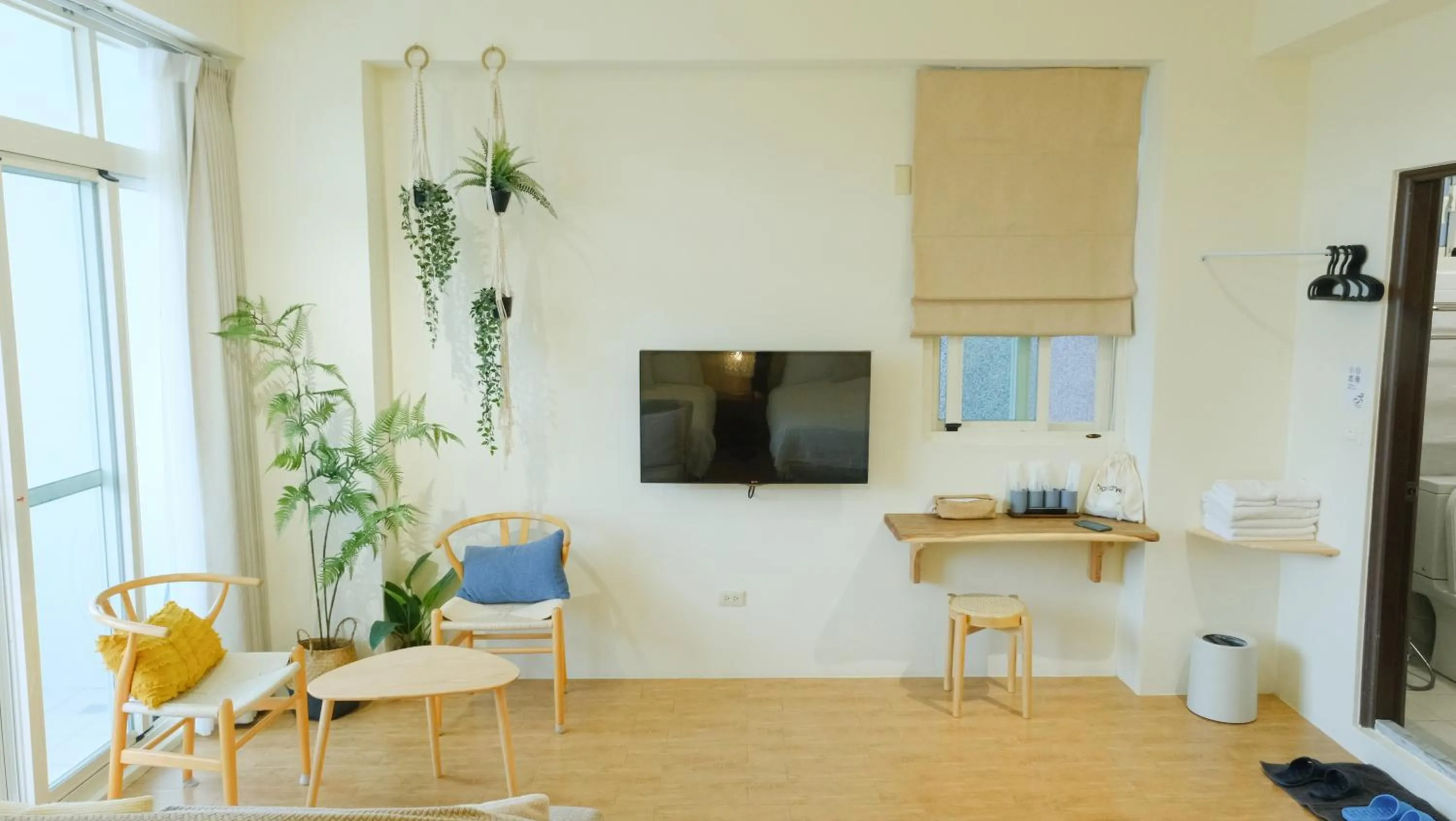 Photo of the whole room in Cozy Blue B&B