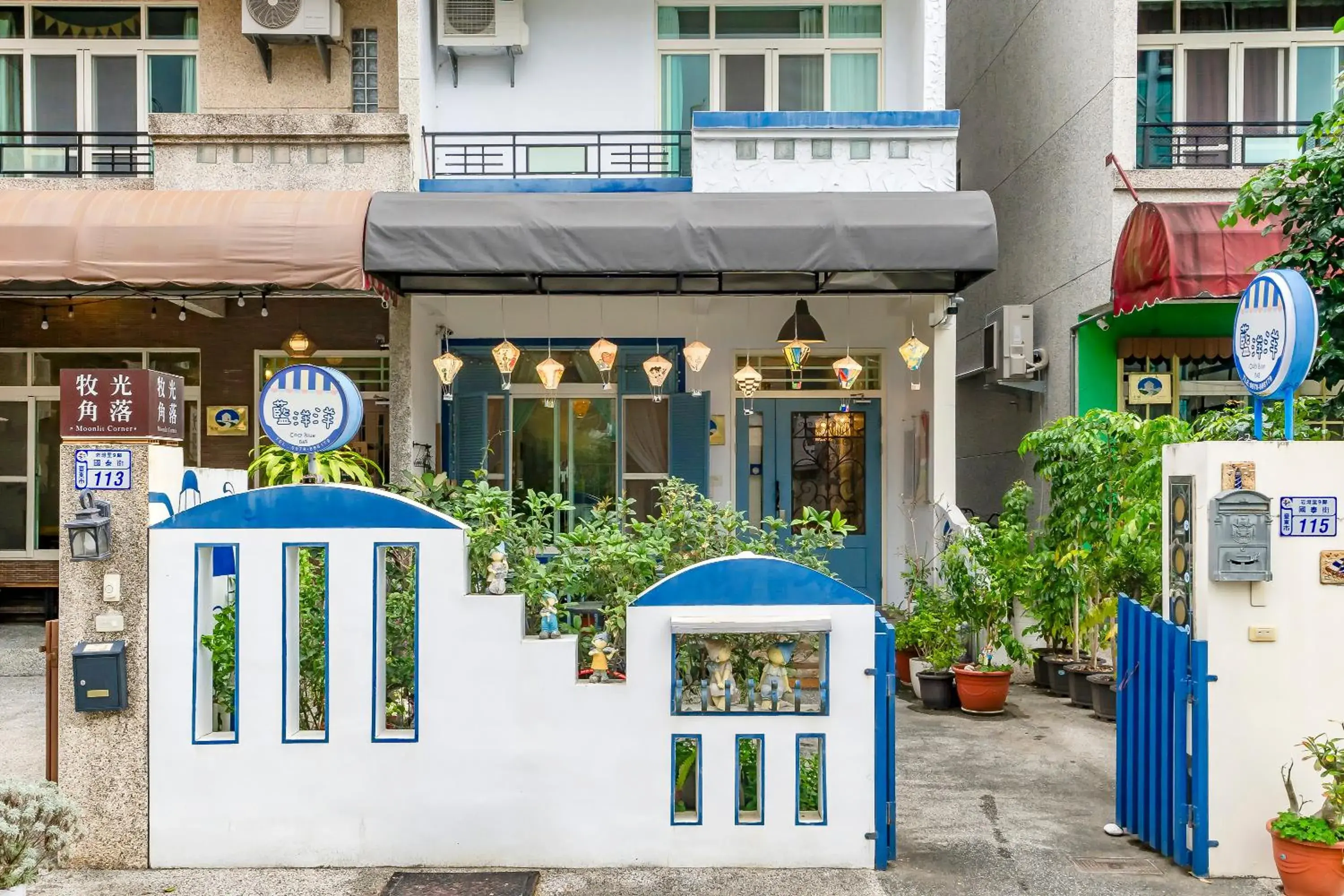 Property building in Cozy Blue B&B Property building in Cozy Blue B&B