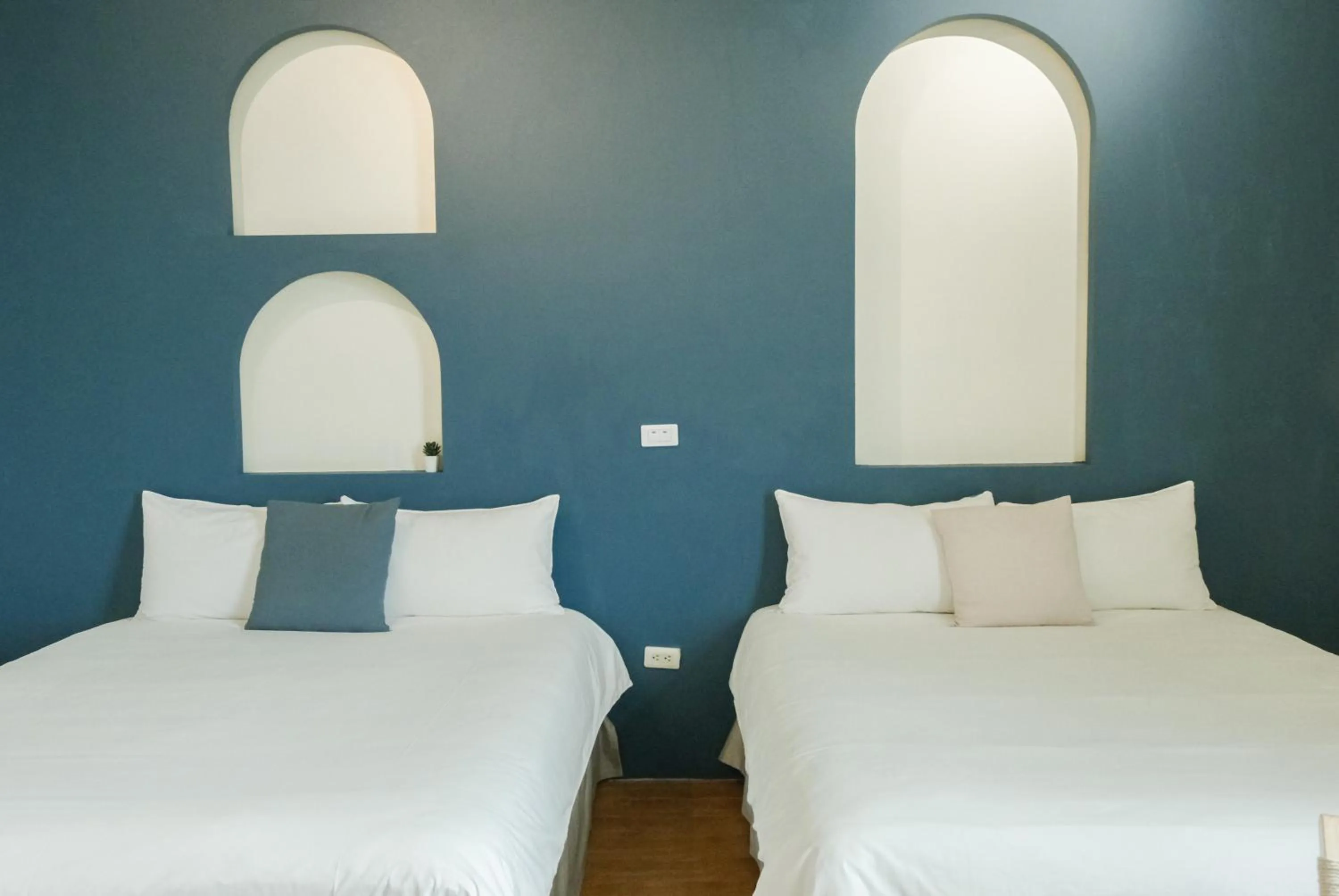 Photo of the whole room, Bed in Cozy Blue B&B