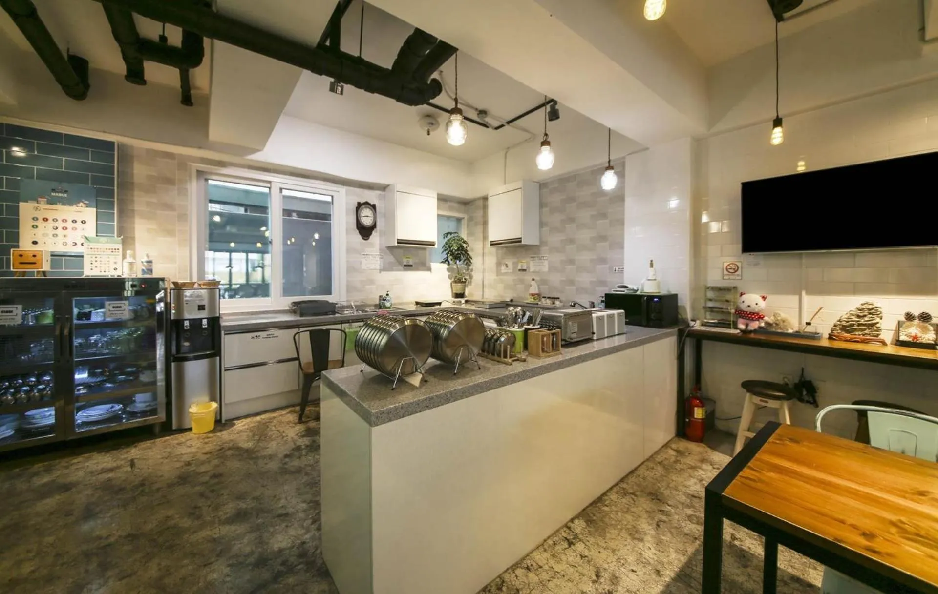 Kitchen or kitchenette in Backpackers In Yeosu