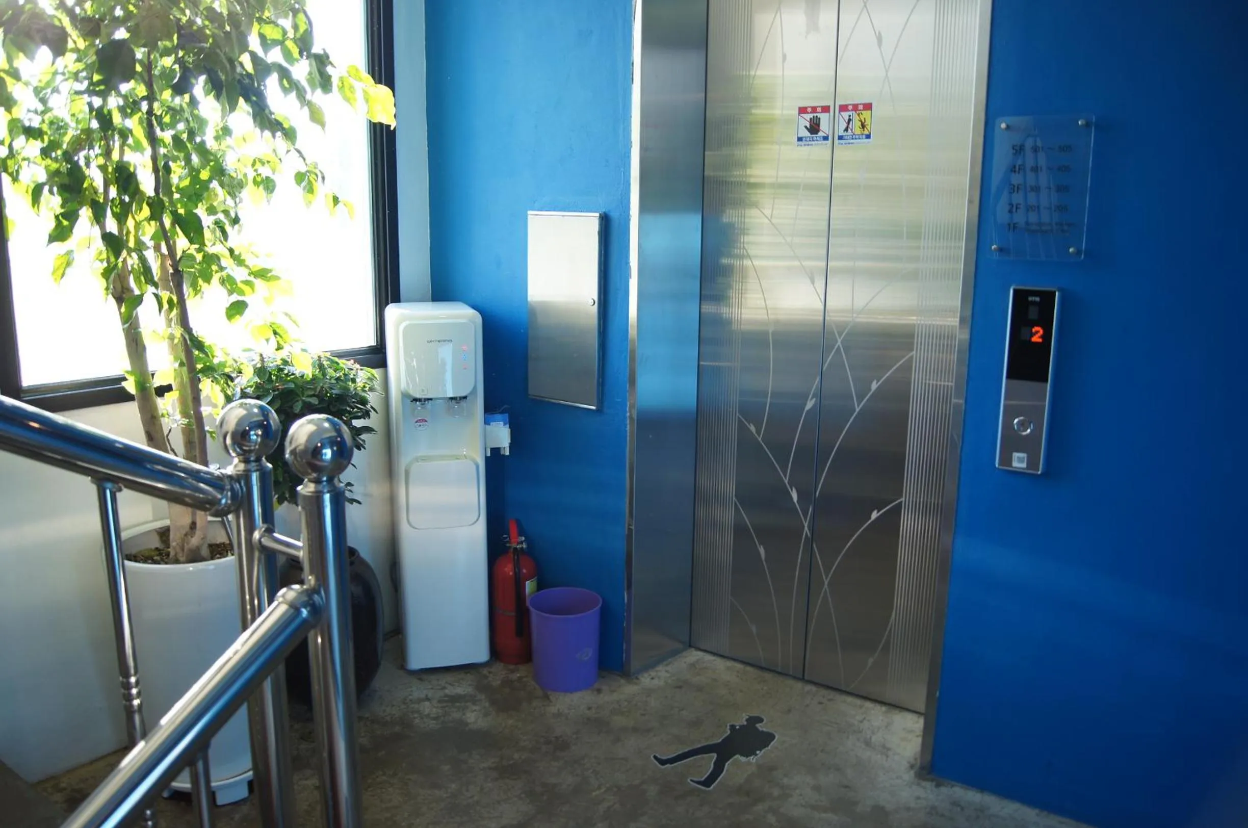 elevator in Backpackers In Yeosu