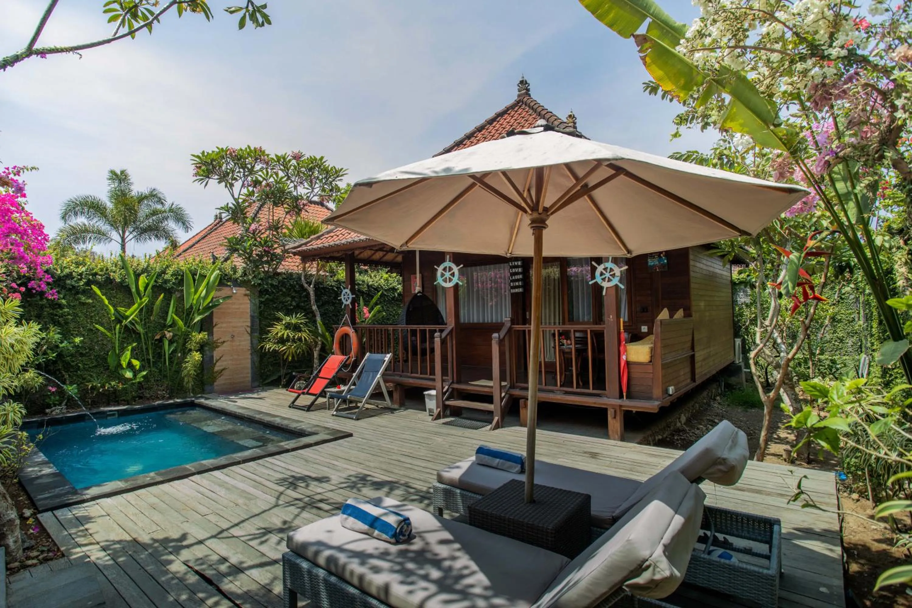 Sunset Garden Nusa Lembongan