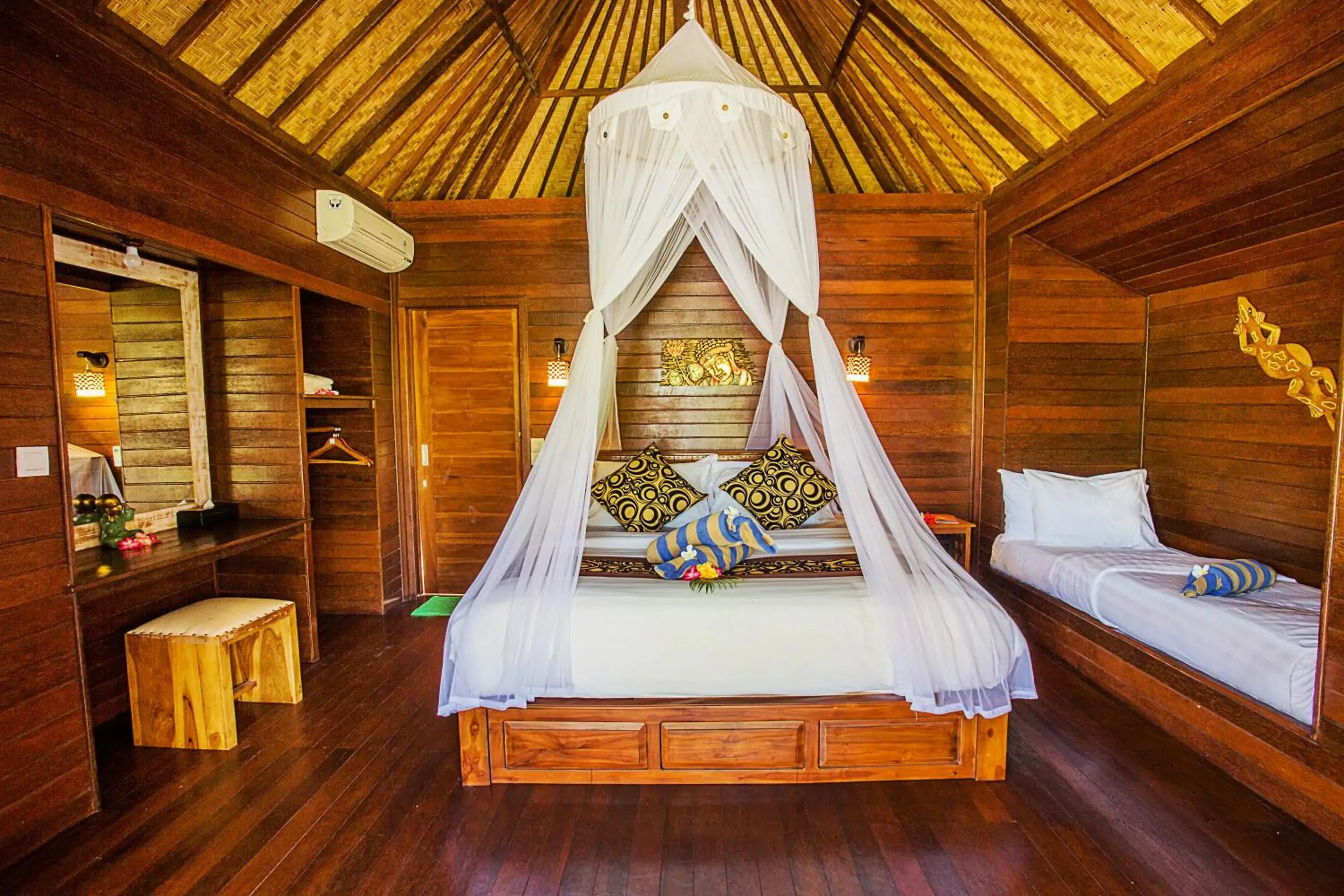 Deluxe Suite with Extrabed in Sunset Garden Nusa Lembongan Deluxe Suite with Extrabed in Sunset Garden Nusa Lembongan