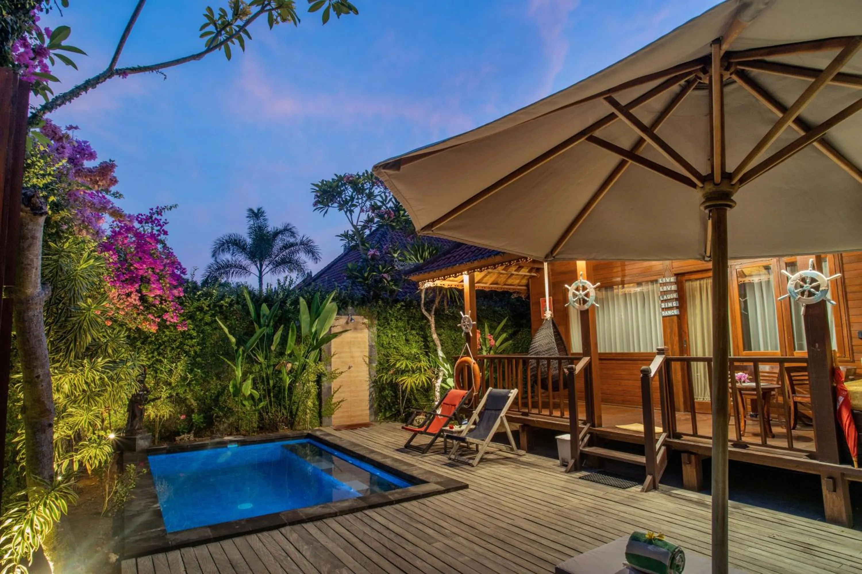 Sunset Garden Nusa Lembongan