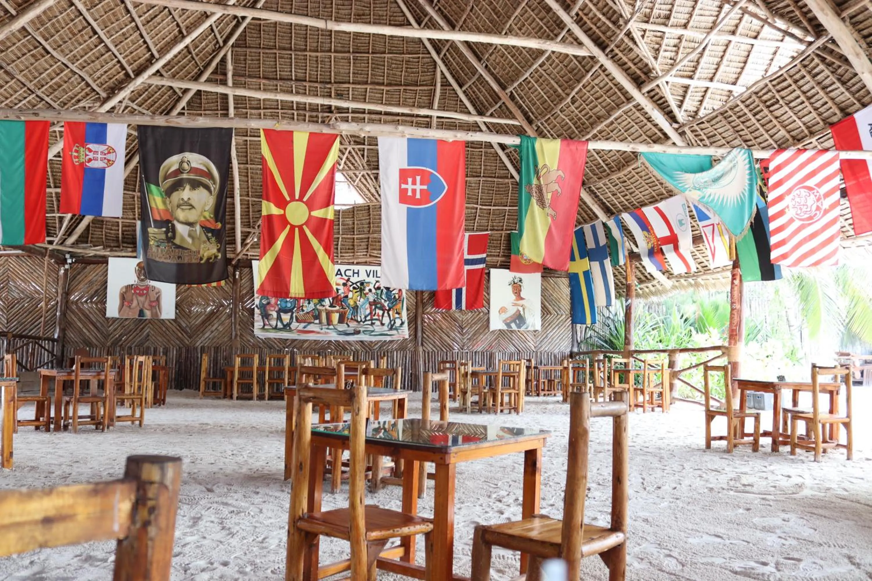 Restaurant/places to eat in Mocco Beach Villa