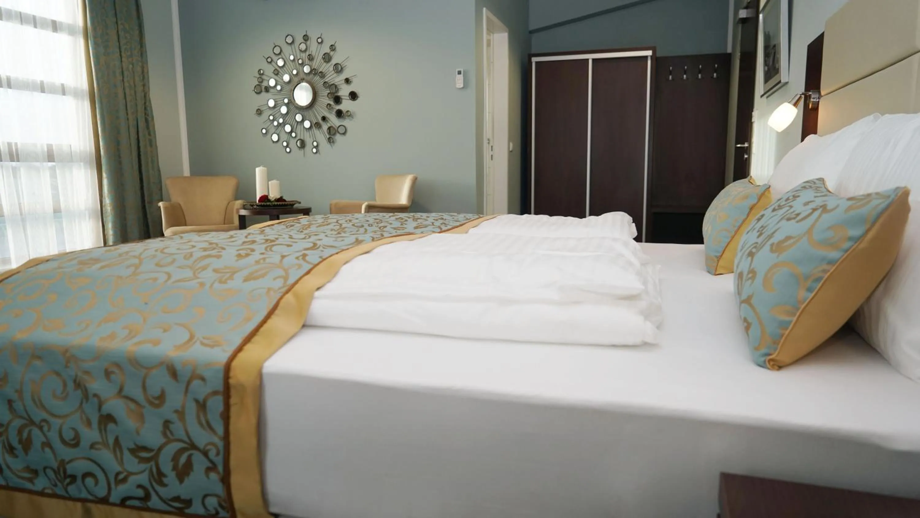 Bedroom, Bed in Hotel Class