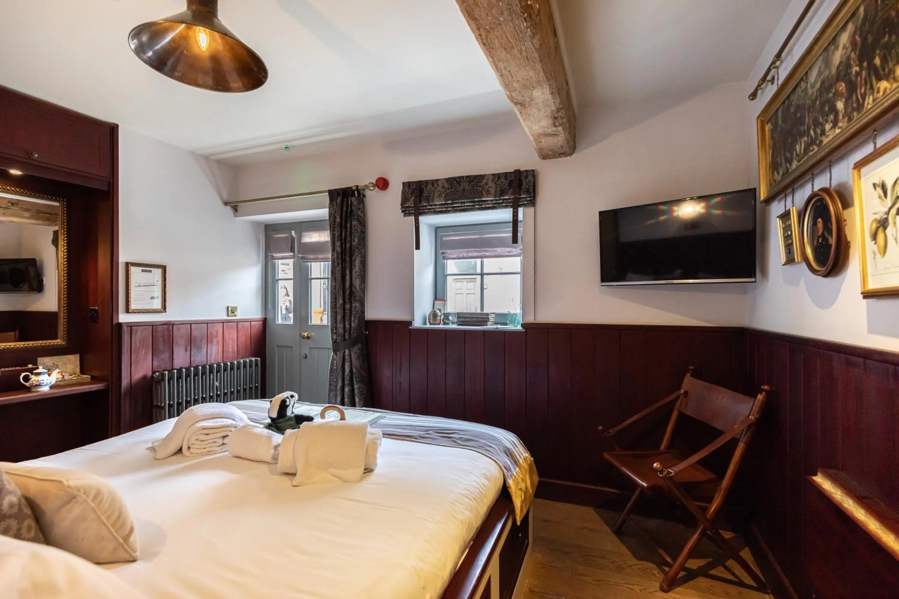 Bedroom, Bed in 1777. At The Albion