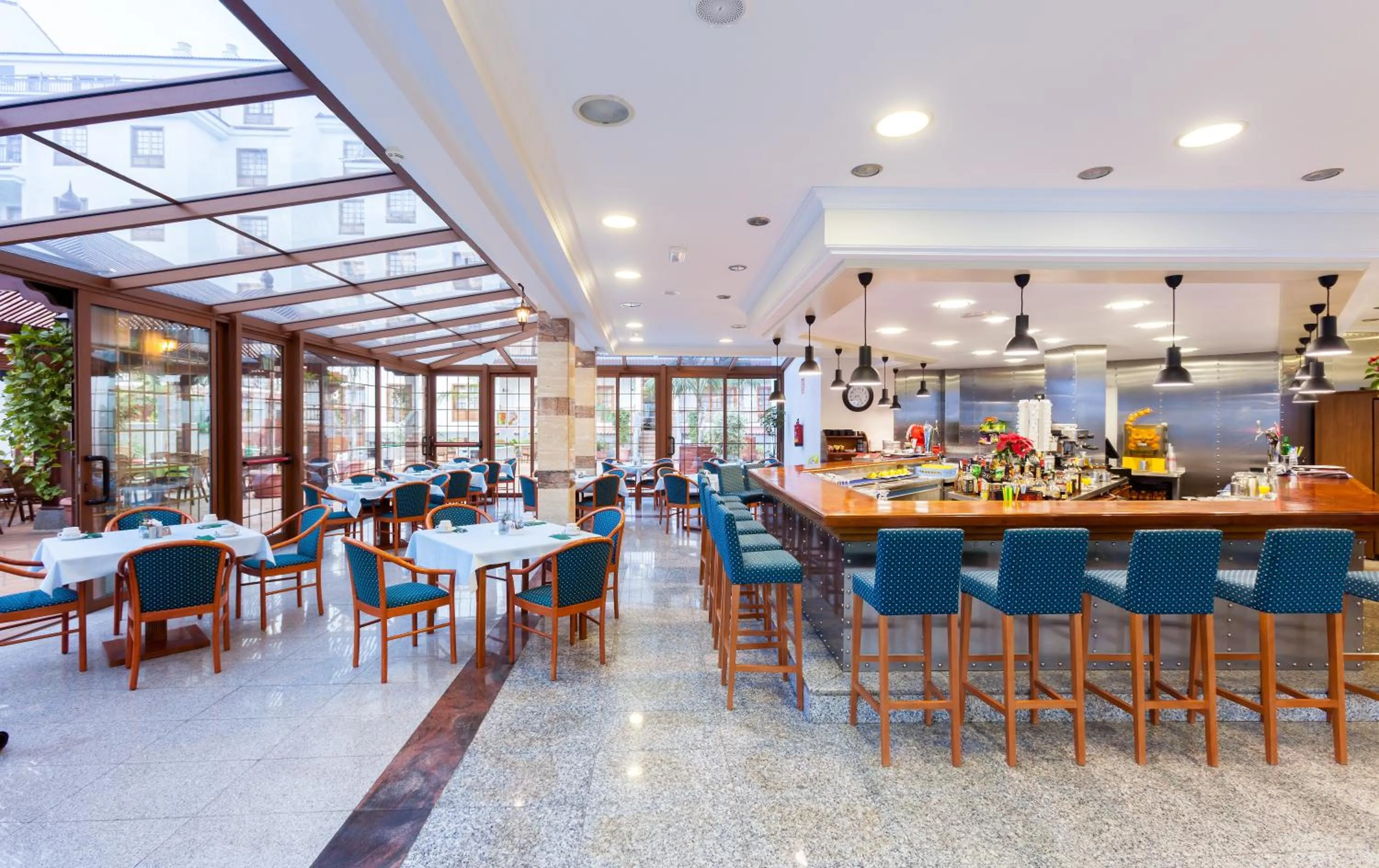 Lounge or bar in Apartamentos Casablanca