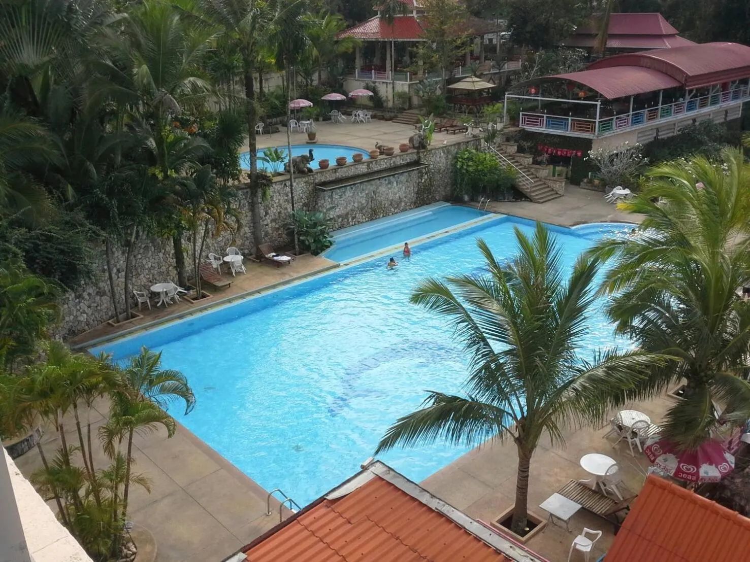 Swimming pool in Grand Mandarin Betong Hotel