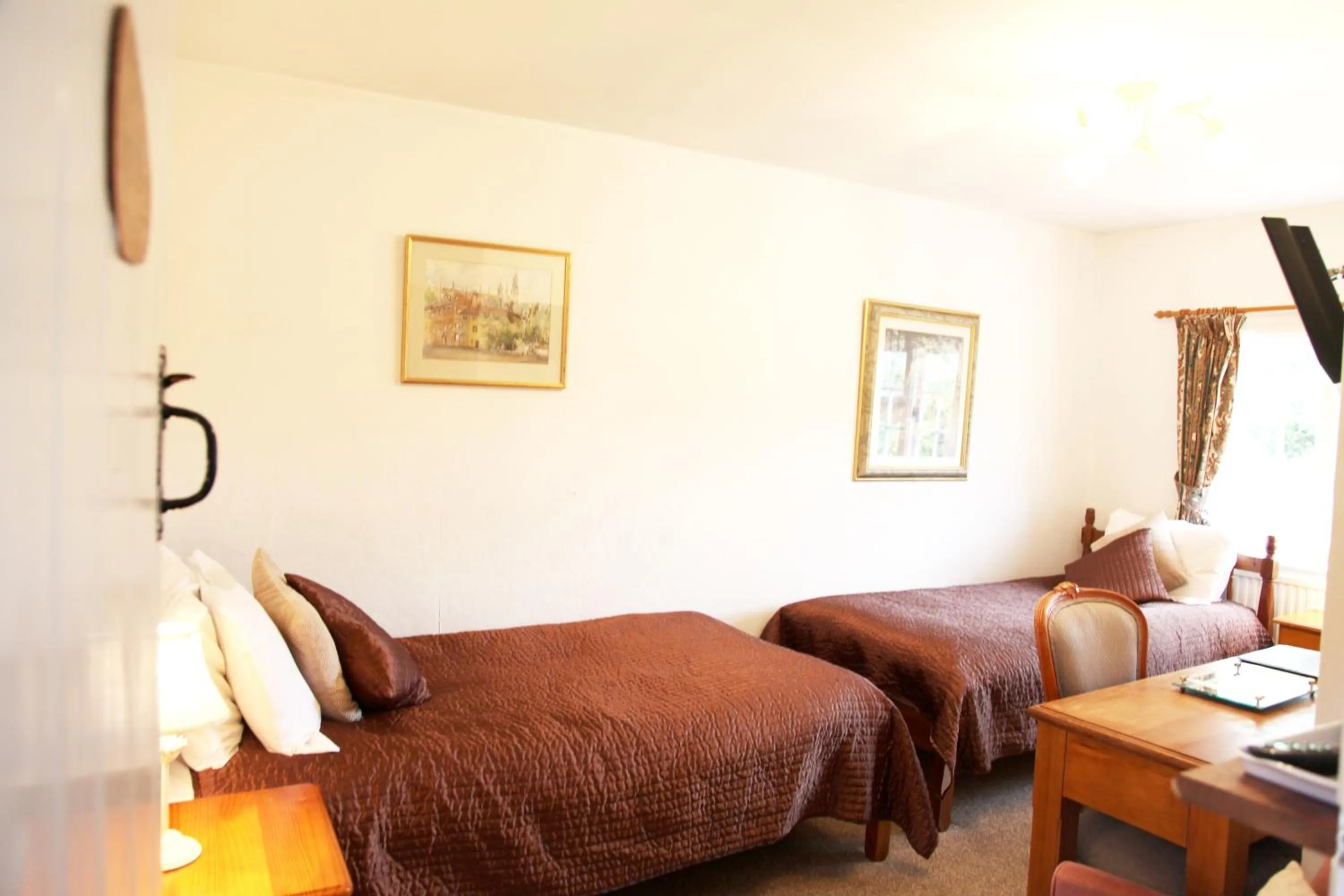 Bedroom, Bed in Sheephouse Manor