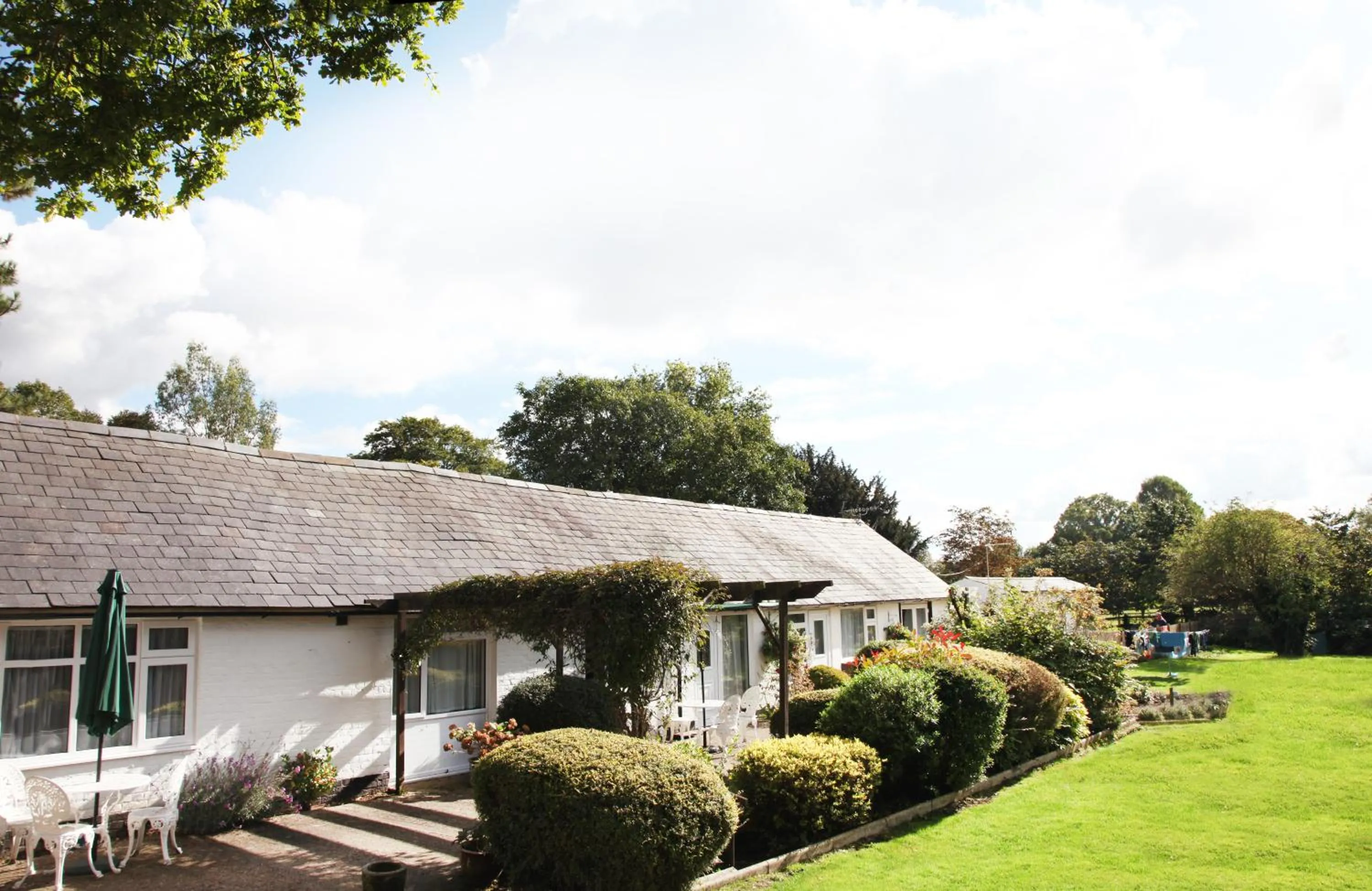 Facade/entrance in Sheephouse Manor
