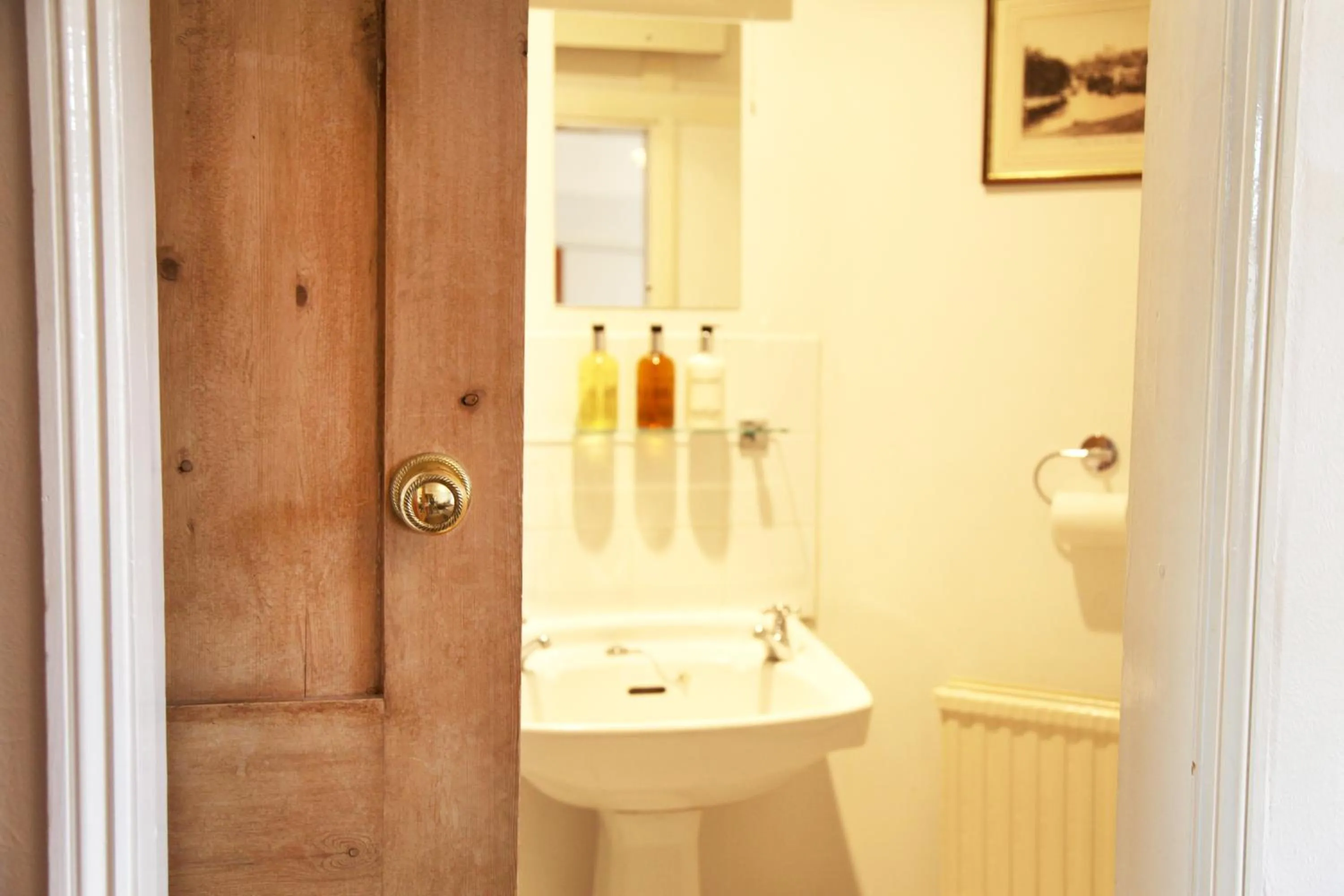 Shower in Sheephouse Manor