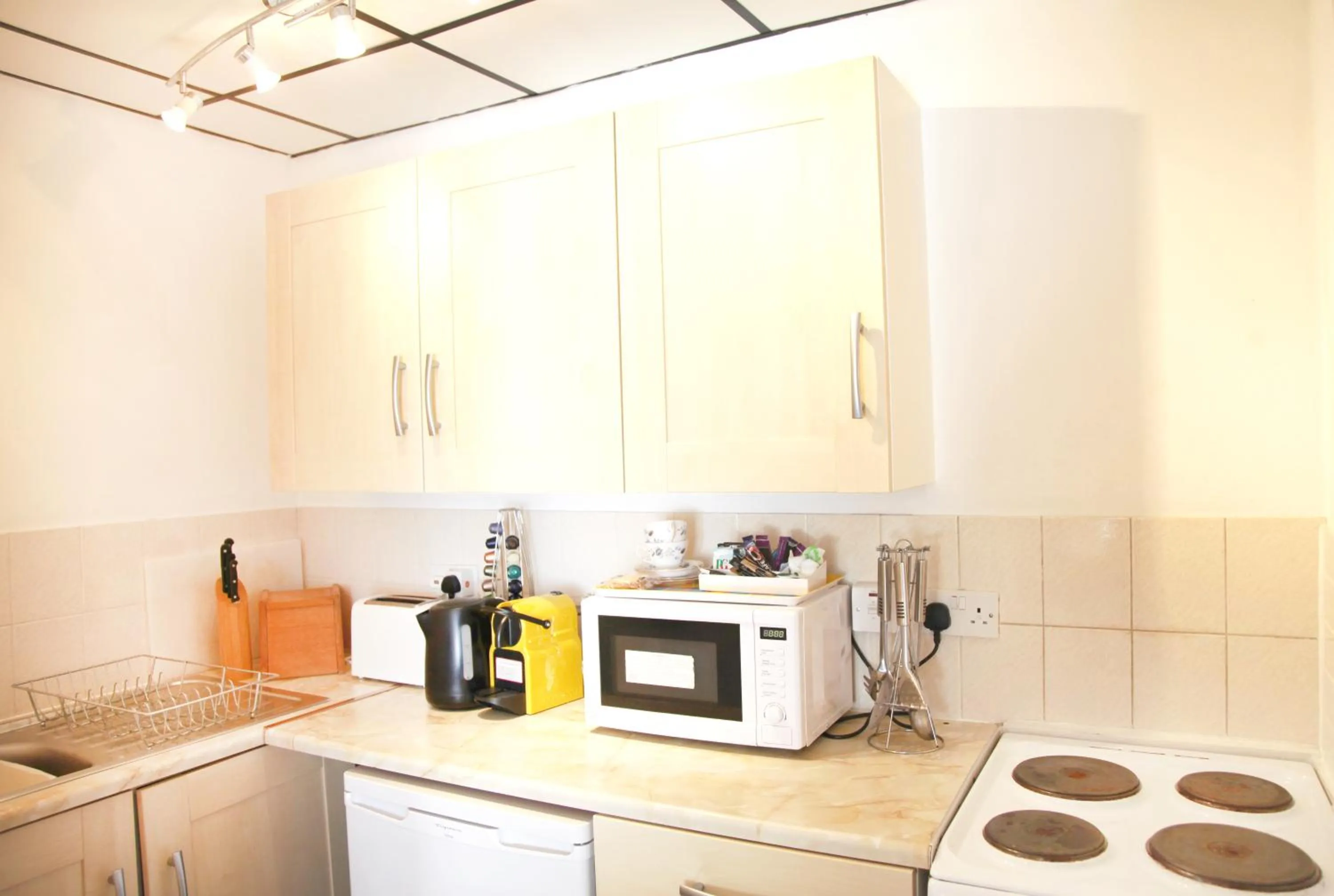 Kitchen or kitchenette in Sheephouse Manor