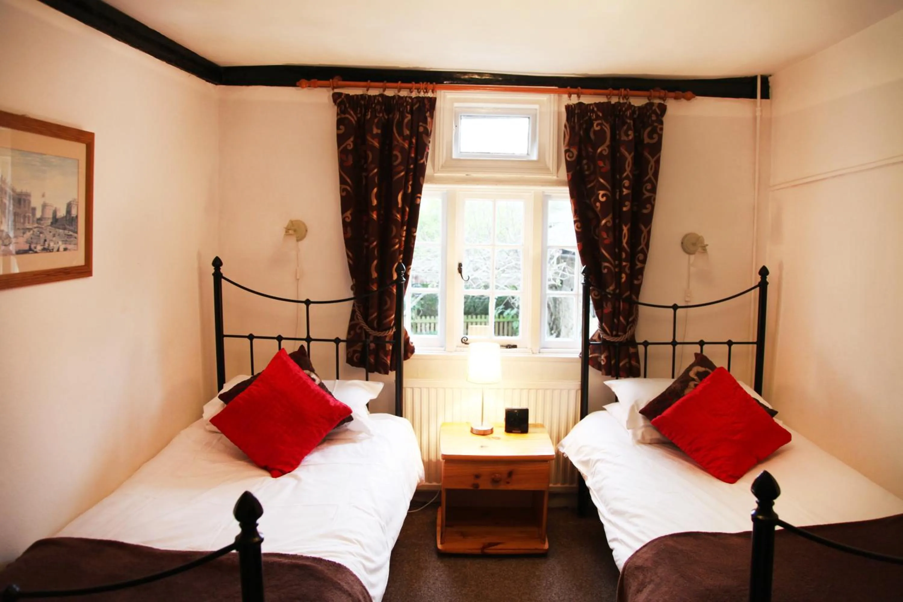 Bedroom, Bed in Sheephouse Manor
