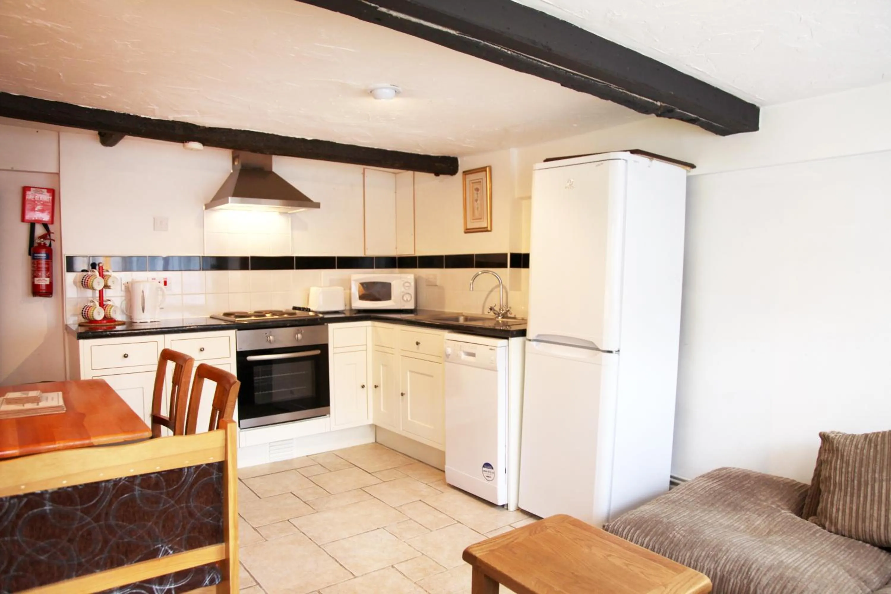 Kitchen or kitchenette in Sheephouse Manor