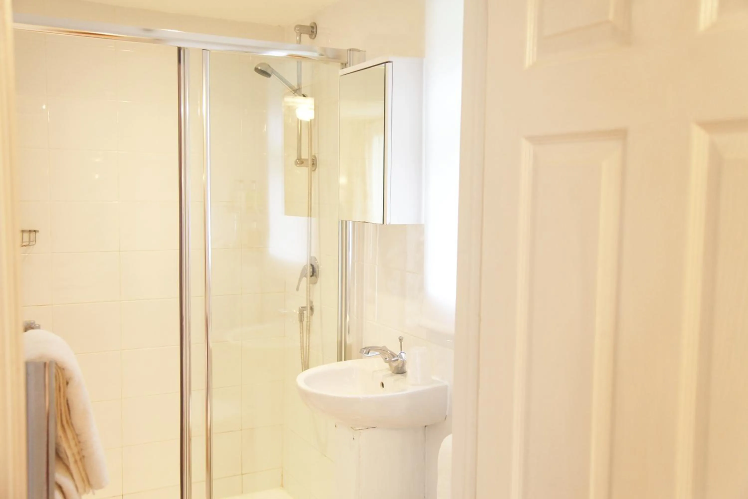 Shower in Sheephouse Manor