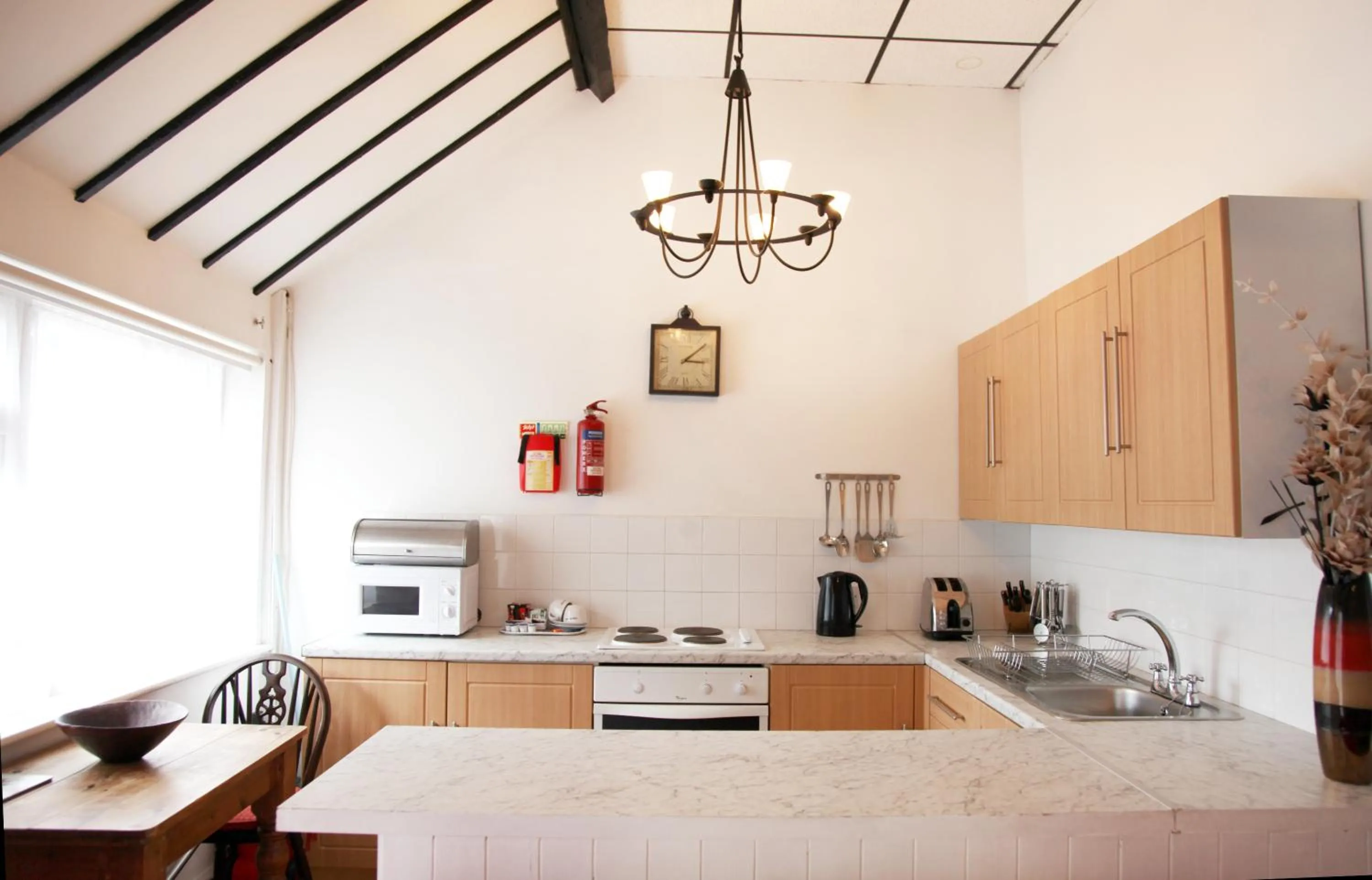 Kitchen or kitchenette in Sheephouse Manor