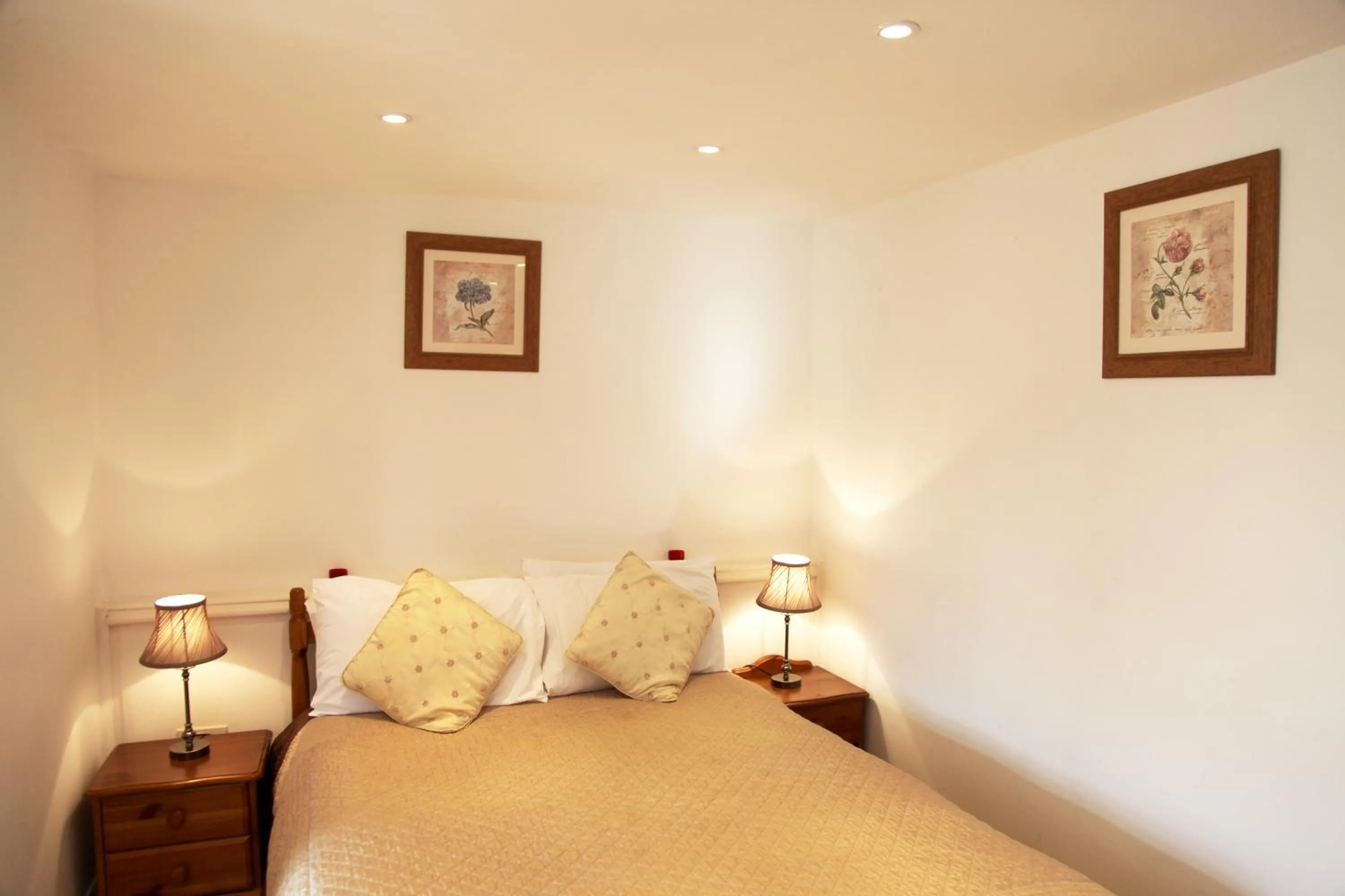 Bed in Sheephouse Manor