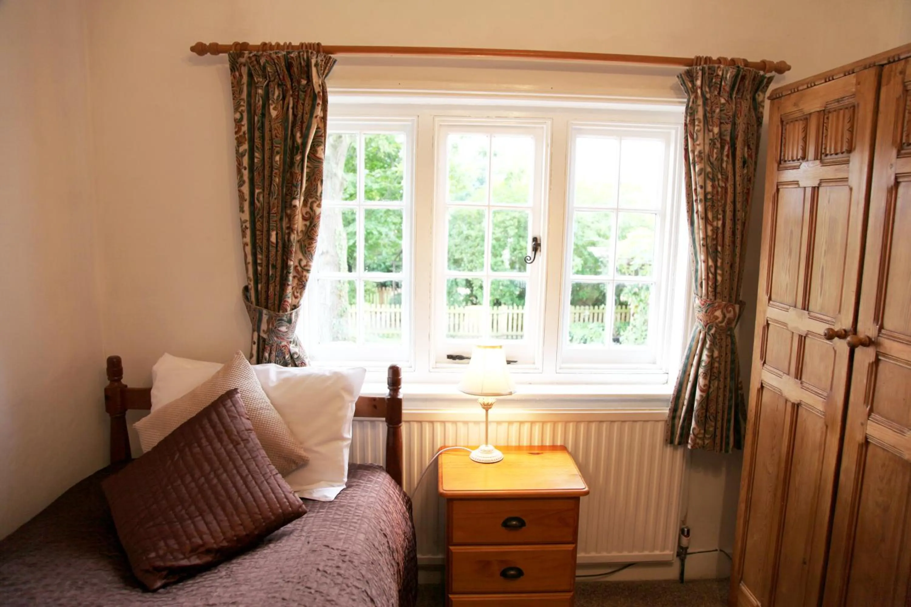 Bedroom, Bed in Sheephouse Manor