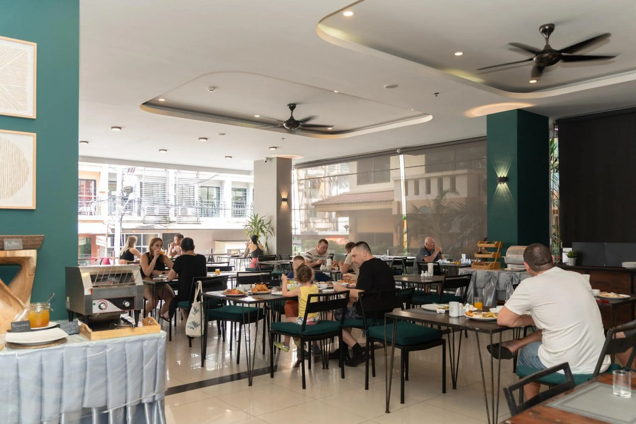 Restaurant/places to eat in The Gig Hotel