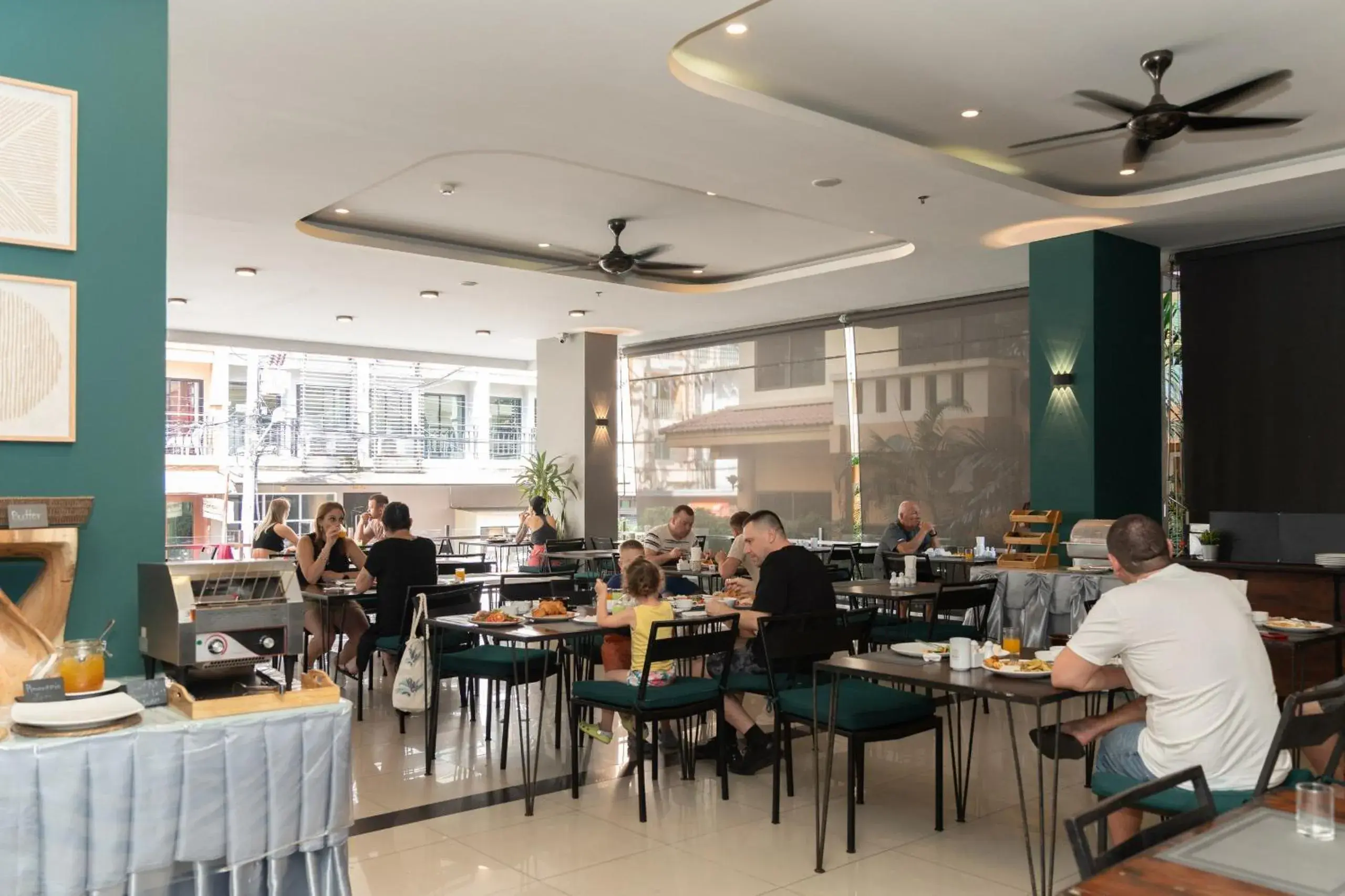 Restaurant/places to eat in The Gig Hotel Restaurant/places to eat in The Gig Hotel