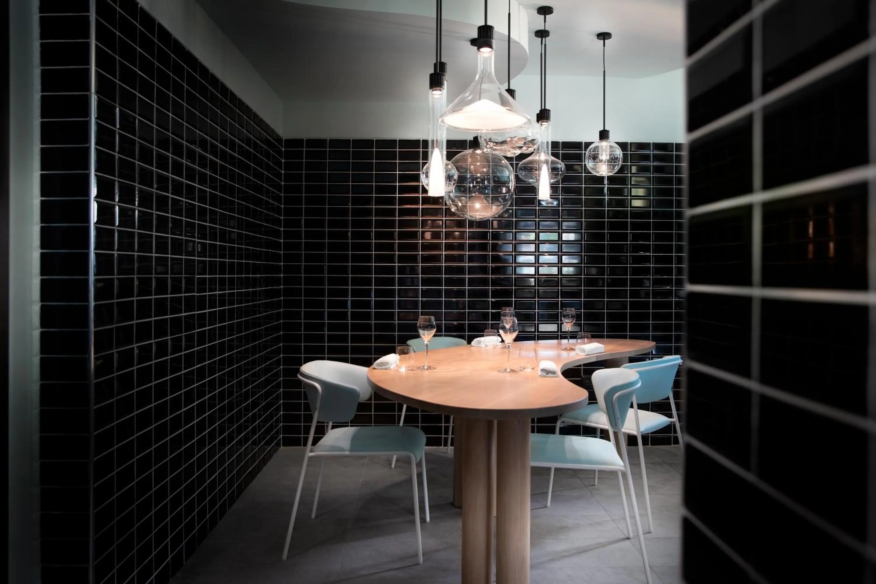 Restaurant/places to eat in Hotel Byron