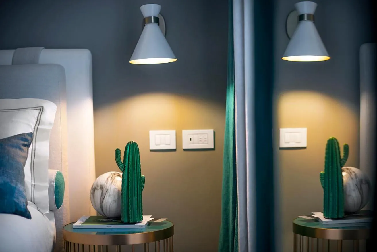 Decorative detail, Bed in Hotel Byron