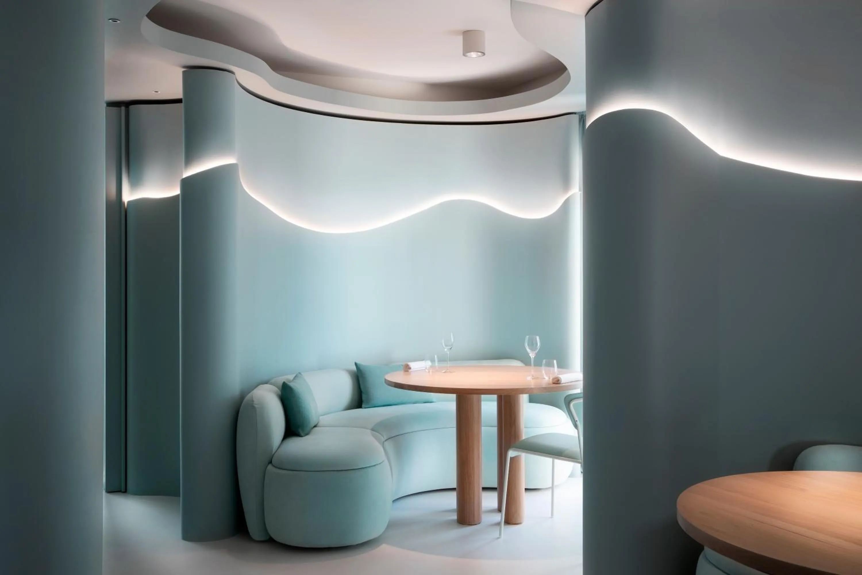 Restaurant/places to eat in Hotel Byron