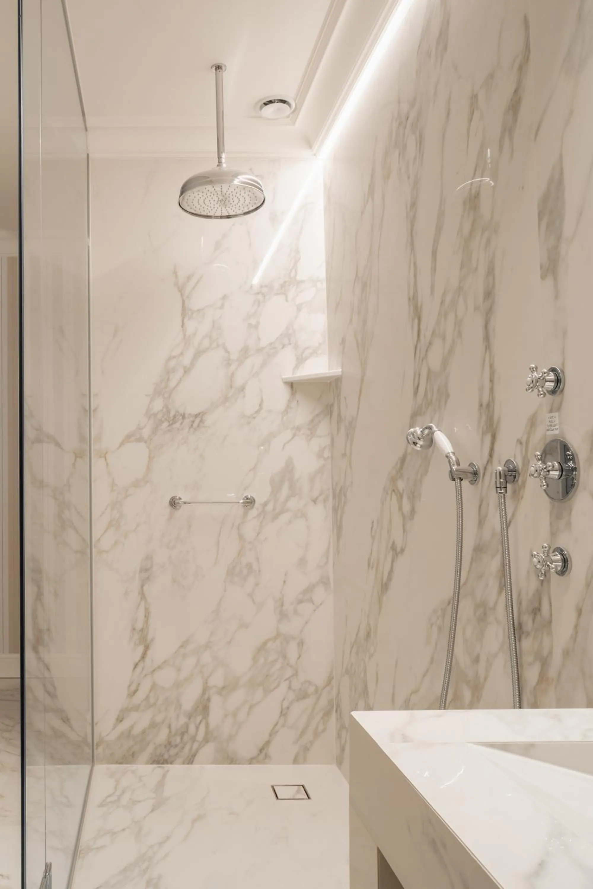 Shower in De Lindenhoeve Boutique Hotel