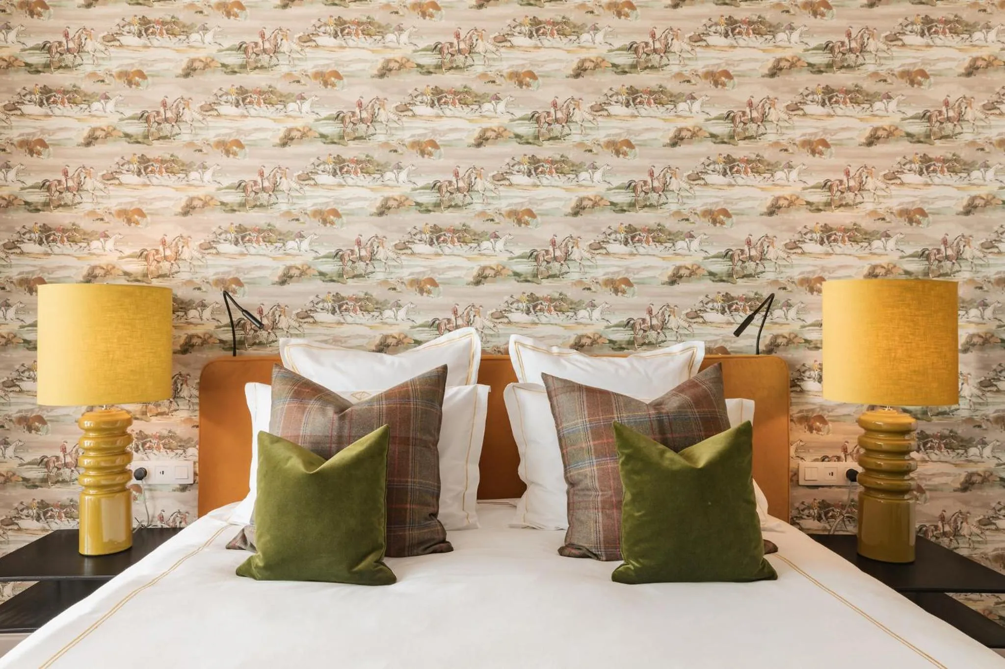 Bed in De Lindenhoeve Boutique Hotel