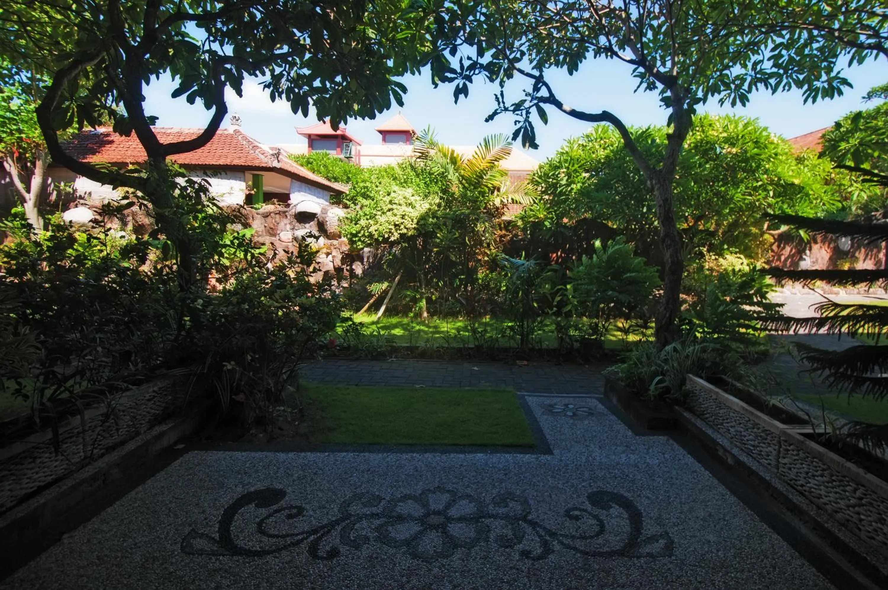 Garden in Pesona Beach Inn