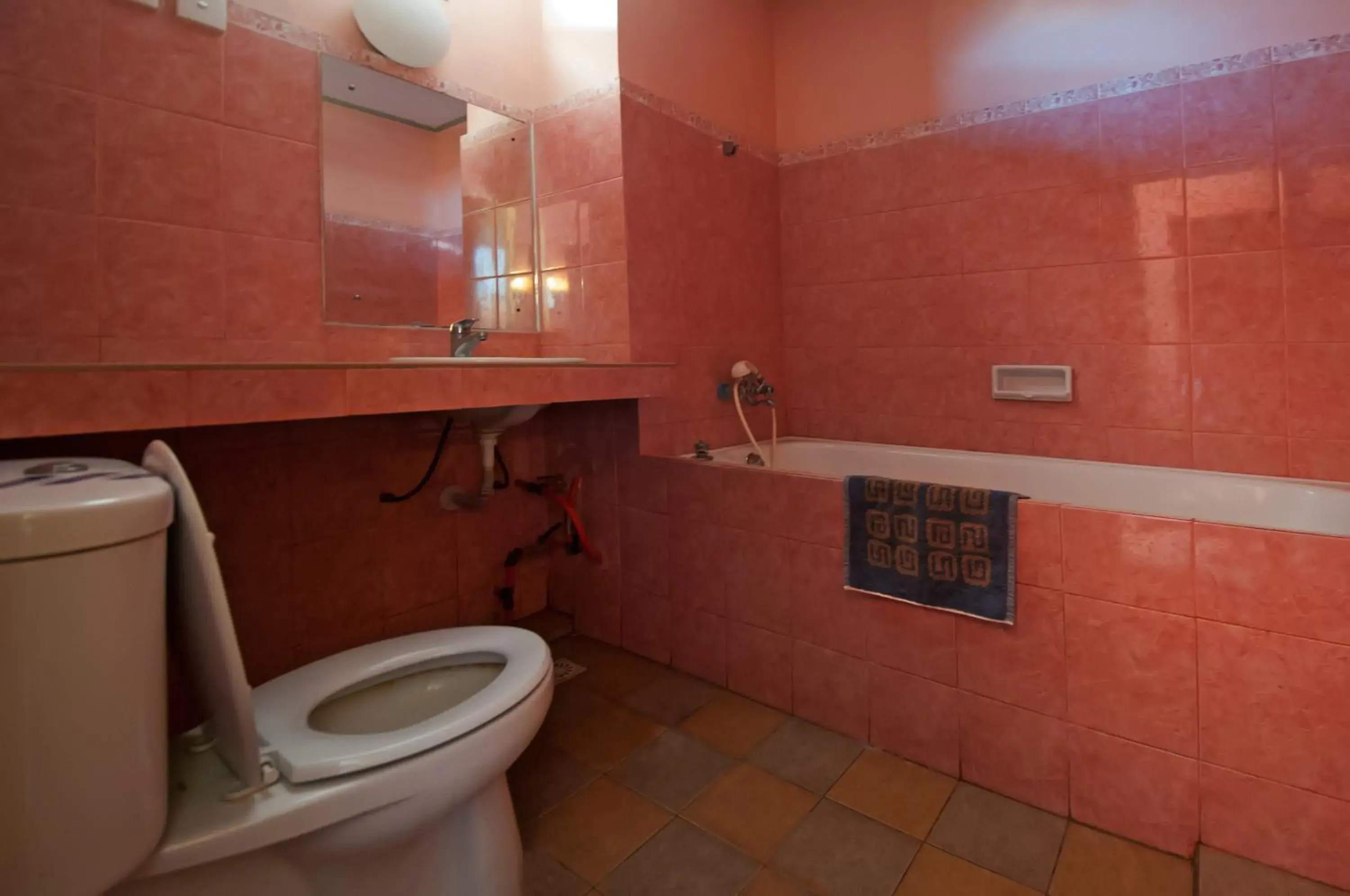 Bathroom in Pesona Beach Inn