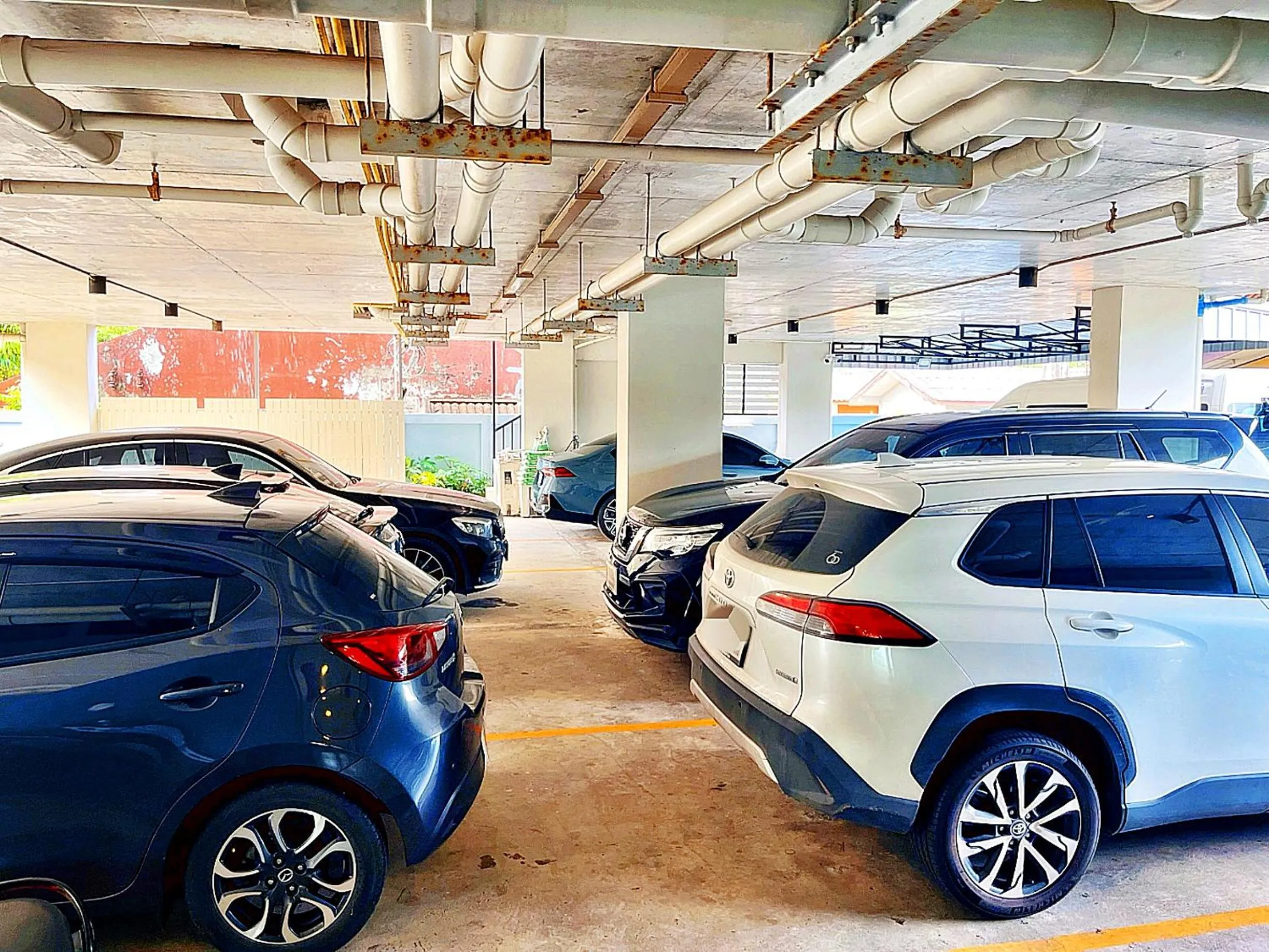 Parking in The Sixteenth Naiyang Beach Hotel- Free Schedule Airport Shuttle