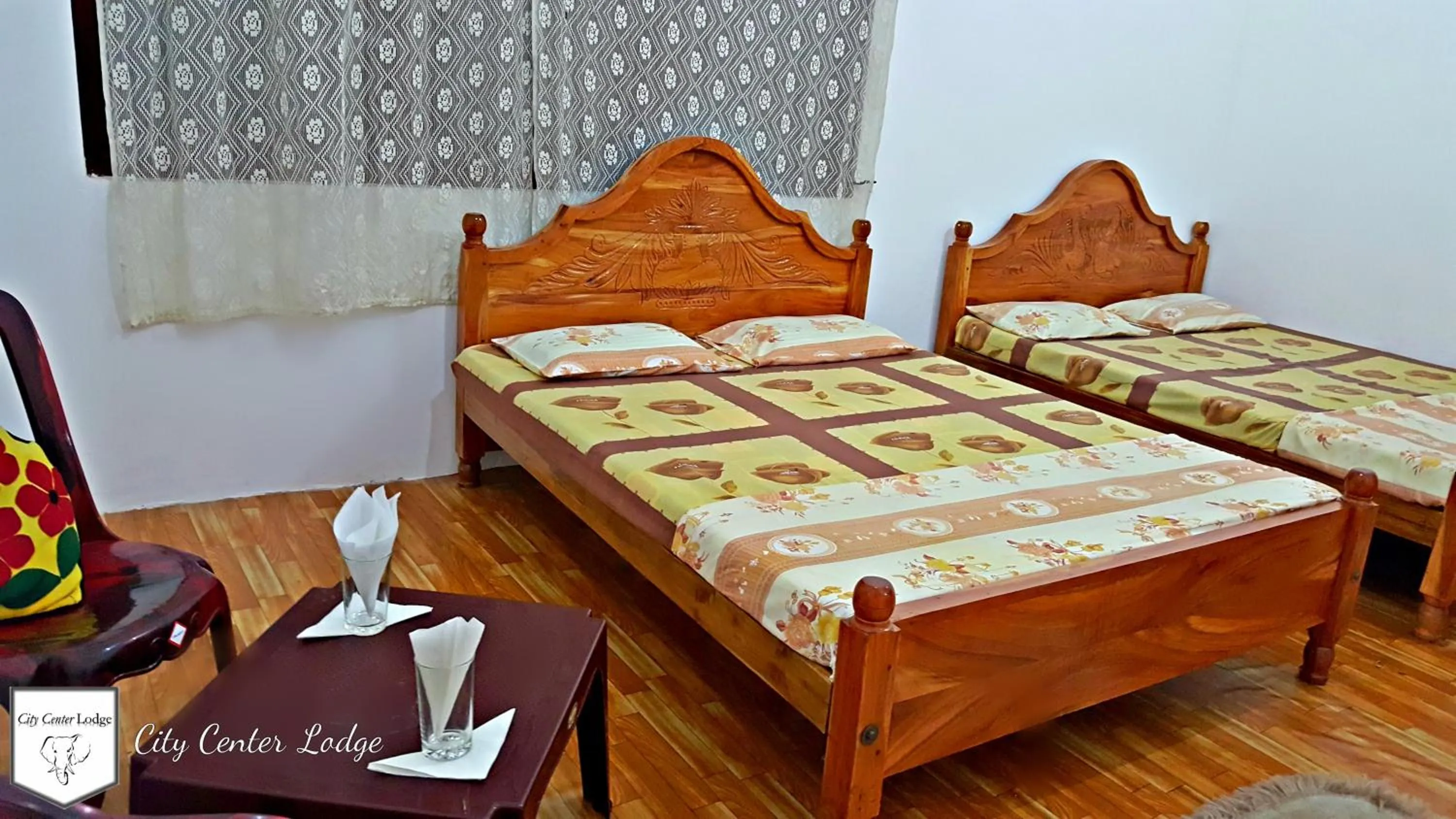 Photo of the whole room, Bed in City Centre Lodge