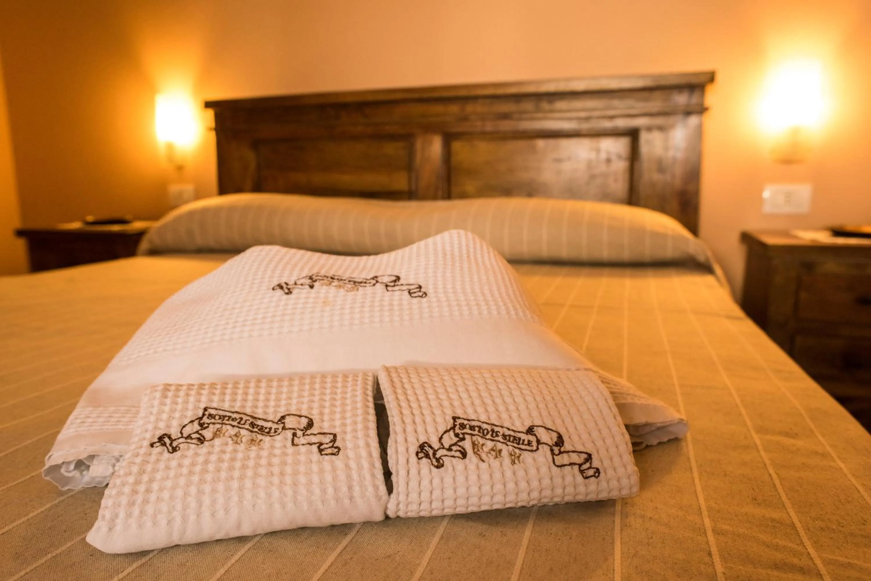 Bed in Dammusi Sotto le Stelle