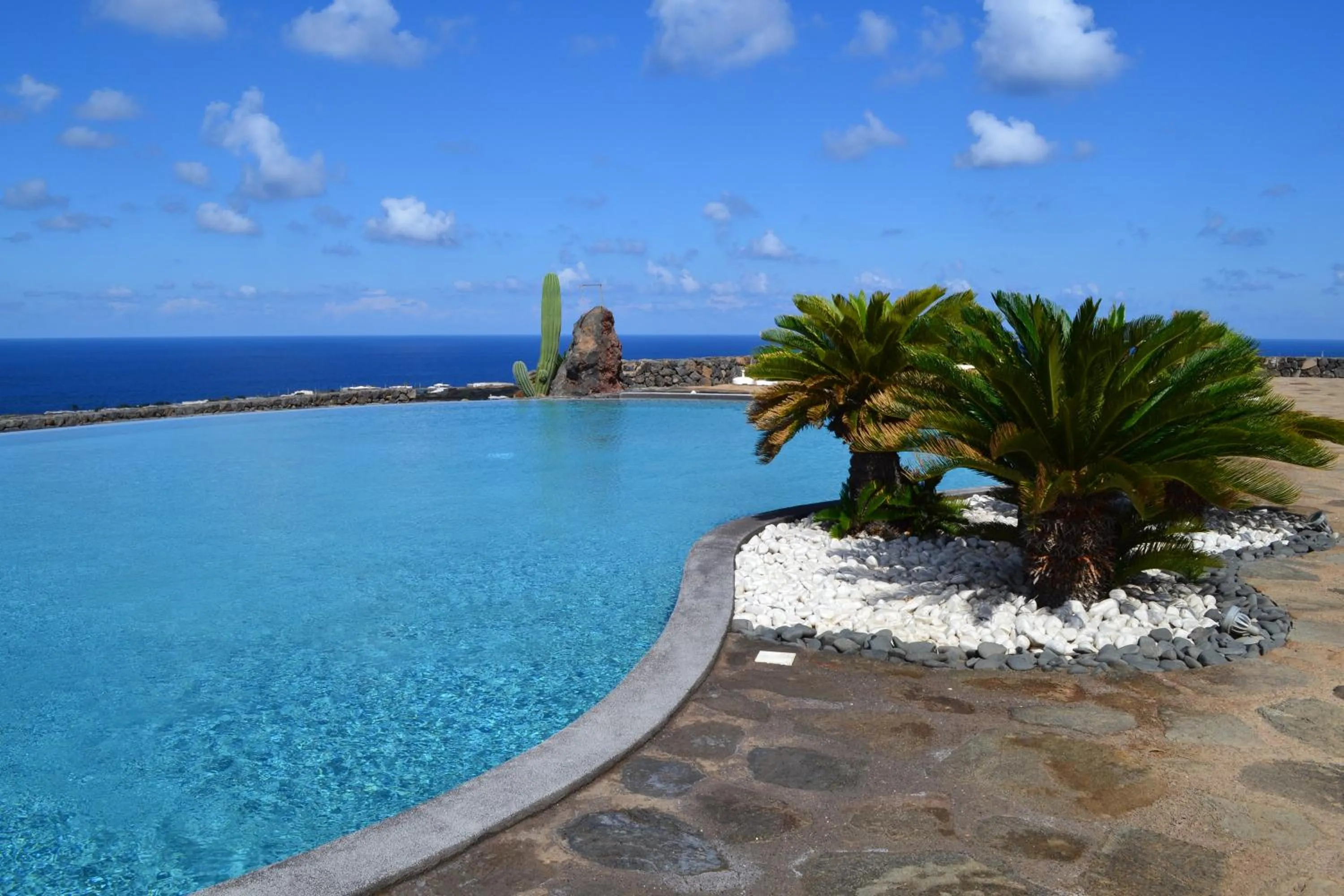 Pool view in Dammusi Sotto le Stelle