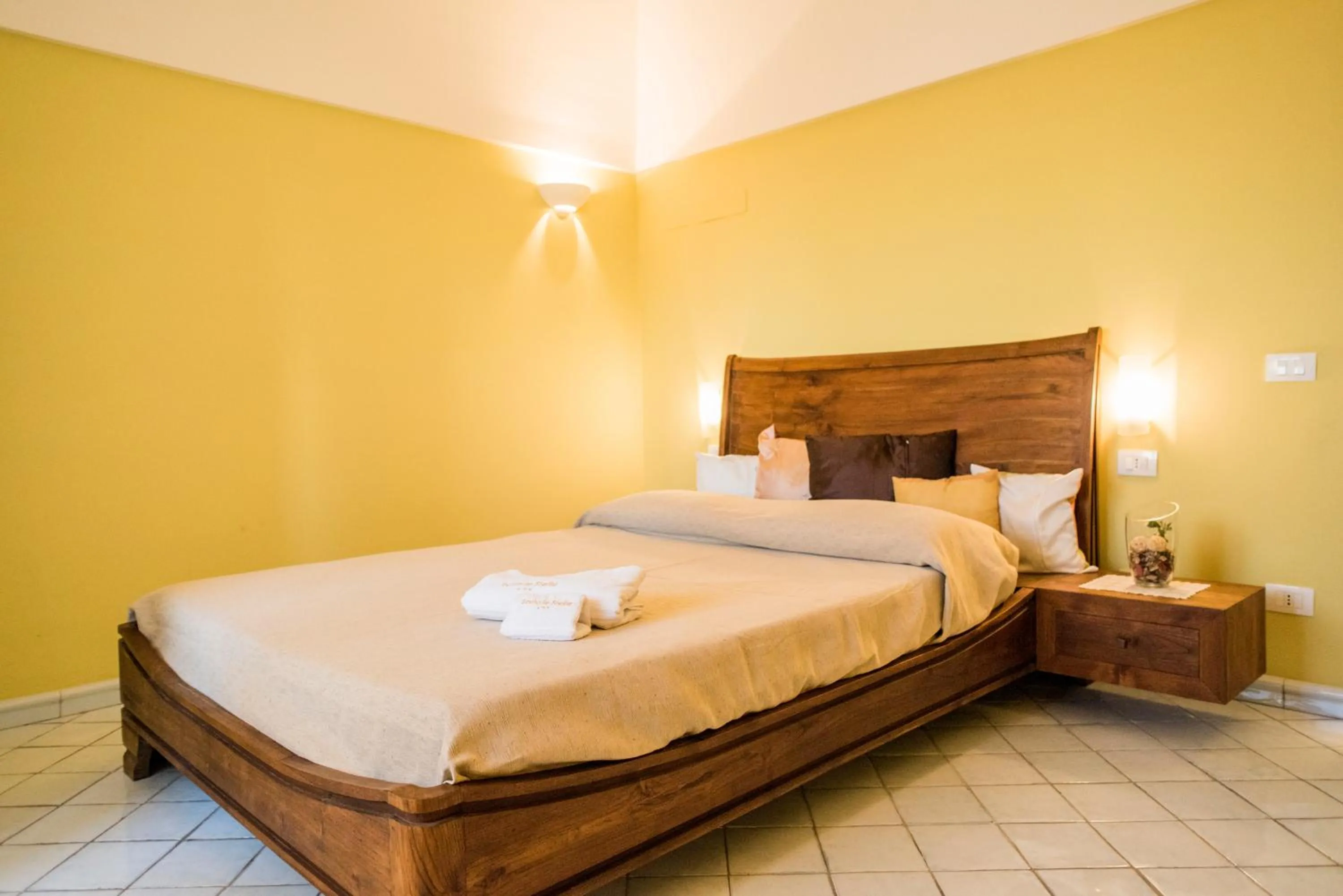 Bed in Dammusi Sotto le Stelle