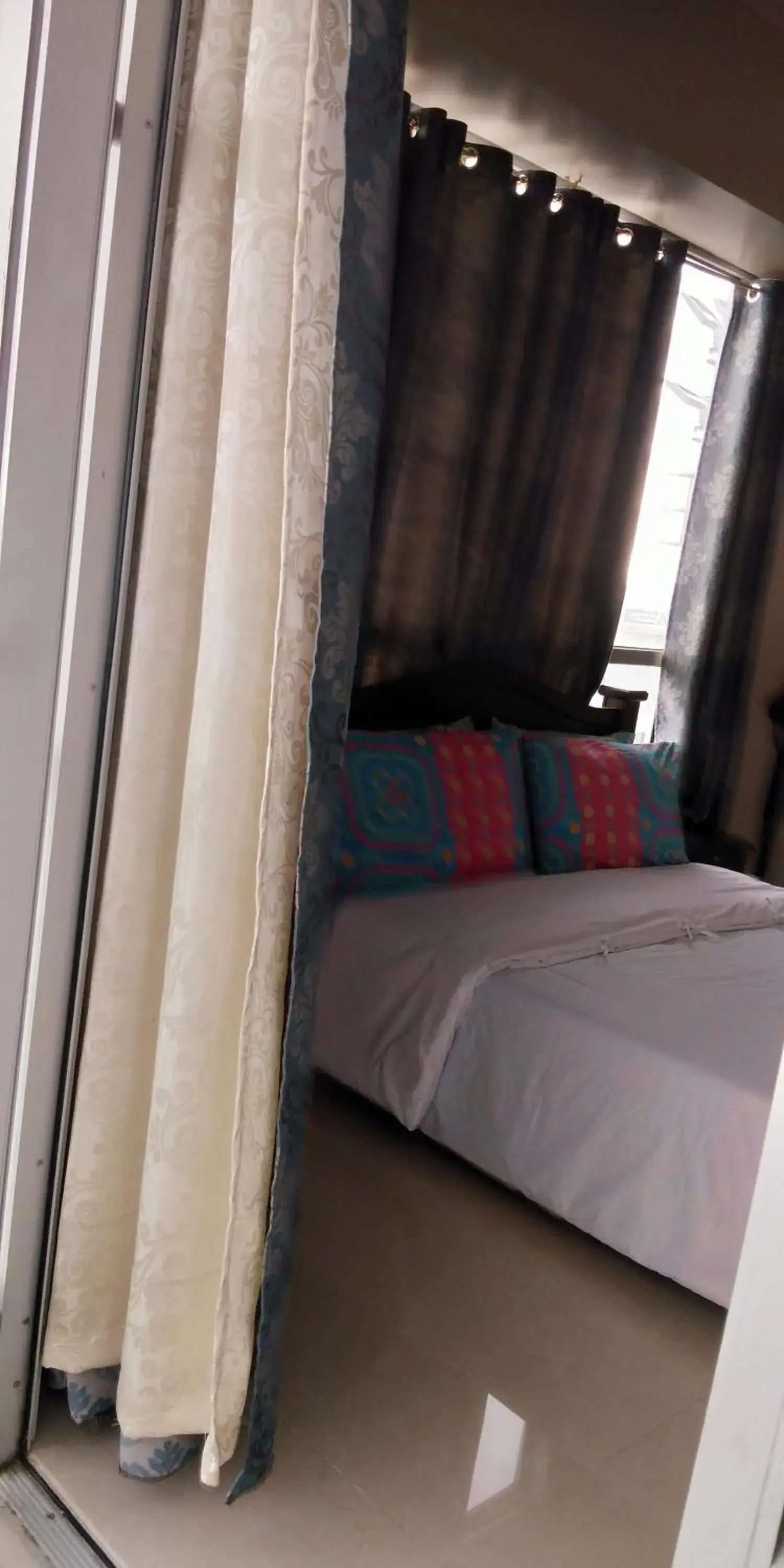 Bed in Palm Tree Genlex Condo Bed in Palm Tree Genlex Condo