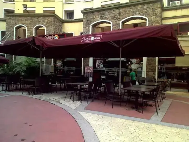 Restaurant/places to eat in Palm Tree Genlex Condo Restaurant/places to eat in Palm Tree Genlex Condo