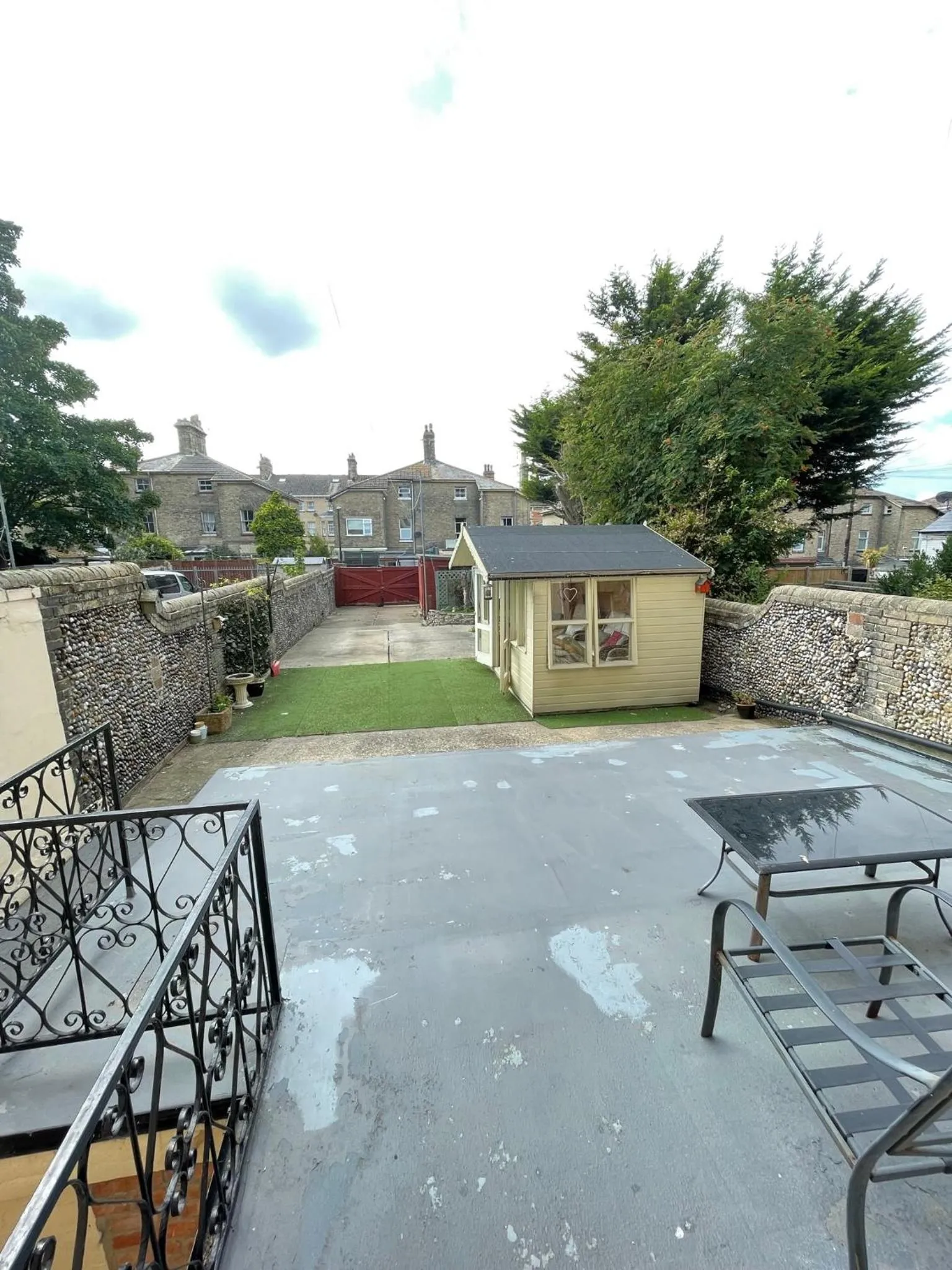 Garden view in Bon-Ami