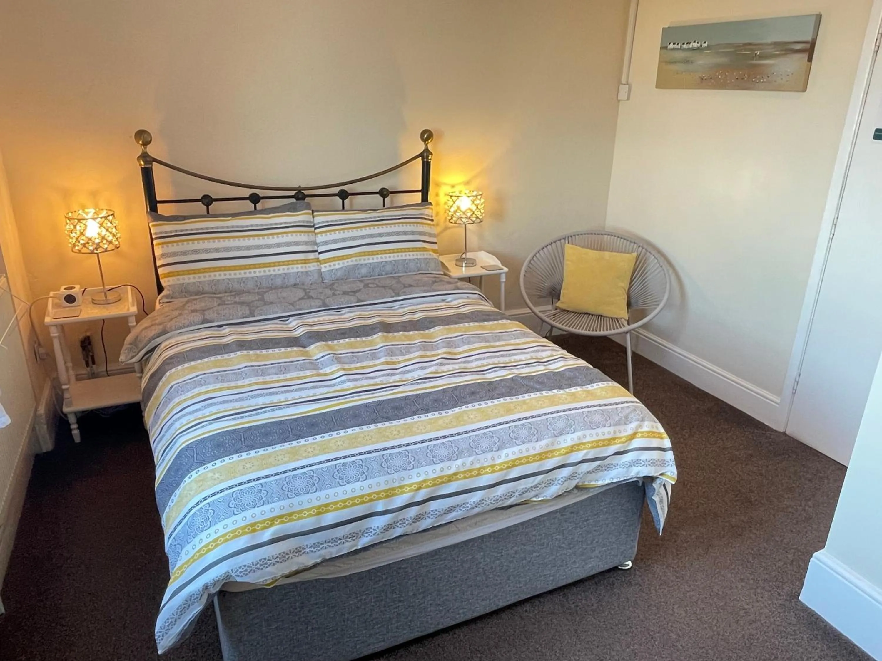 Bedroom, Bed in Bon-Ami