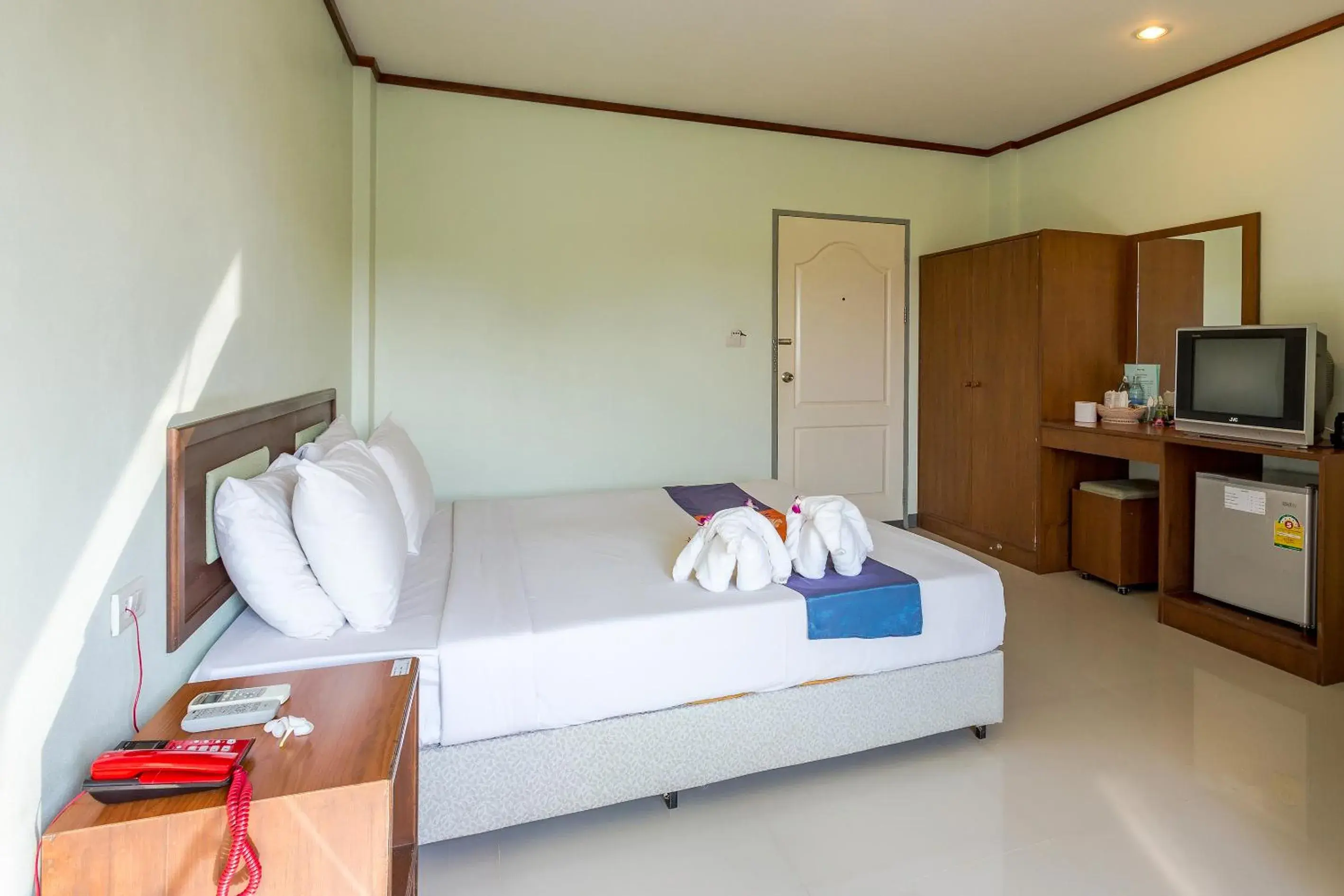 Photo of the whole room, Bed in KYP Khunyuw Place Hotel โรงแรมเควายพี ขุนยูวเพลส ฝาง Photo of the whole room, Bed in KYP Khunyuw Place Hotel โรงแรมเควายพี ขุนยูวเพลส ฝาง