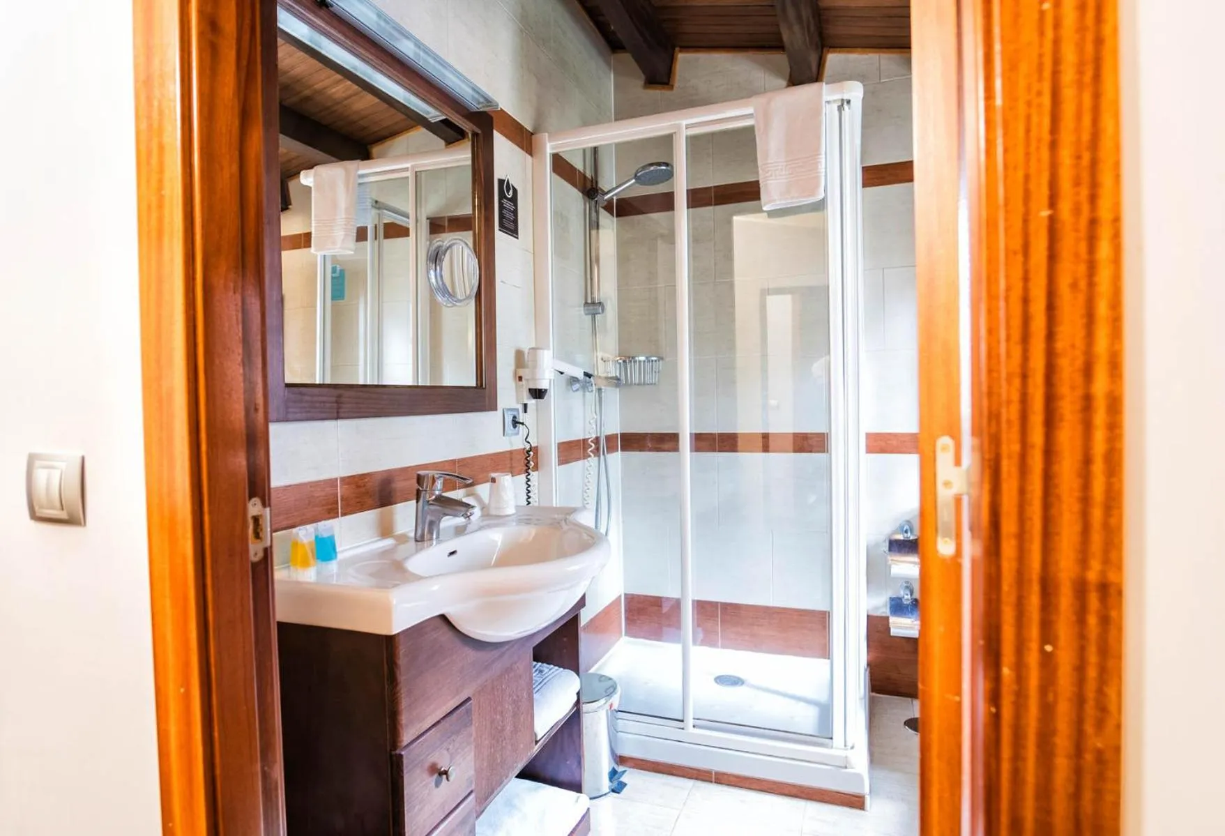 Shower in Hotel Alda Bonaval