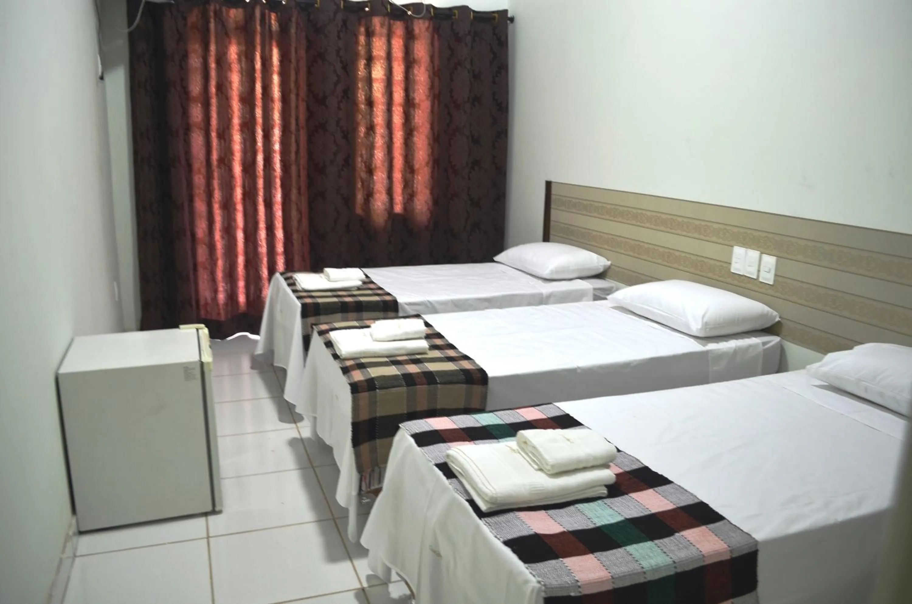 Photo of the whole room, Bed in Canoas Hotel