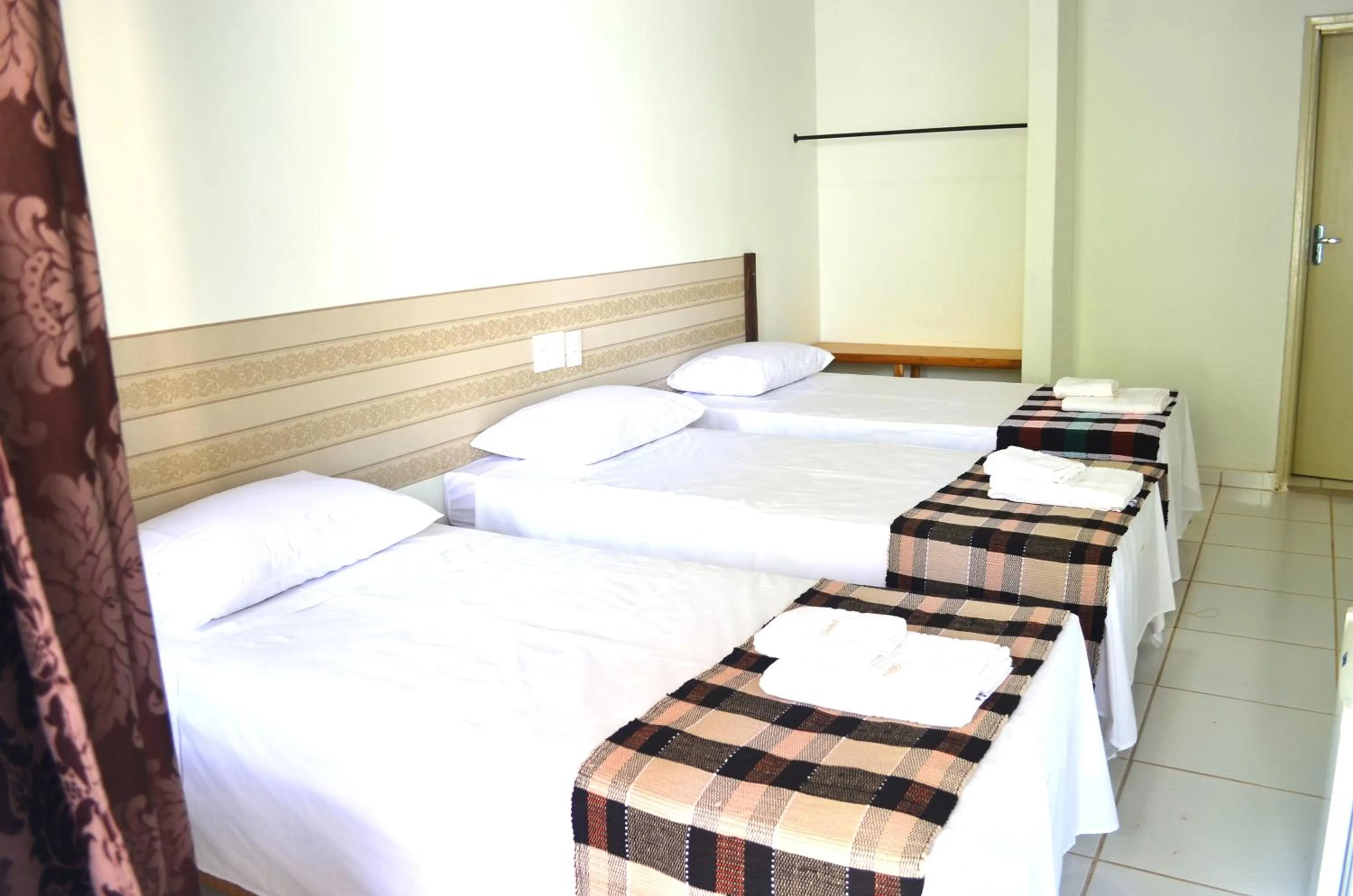 Photo of the whole room, Bed in Canoas Hotel