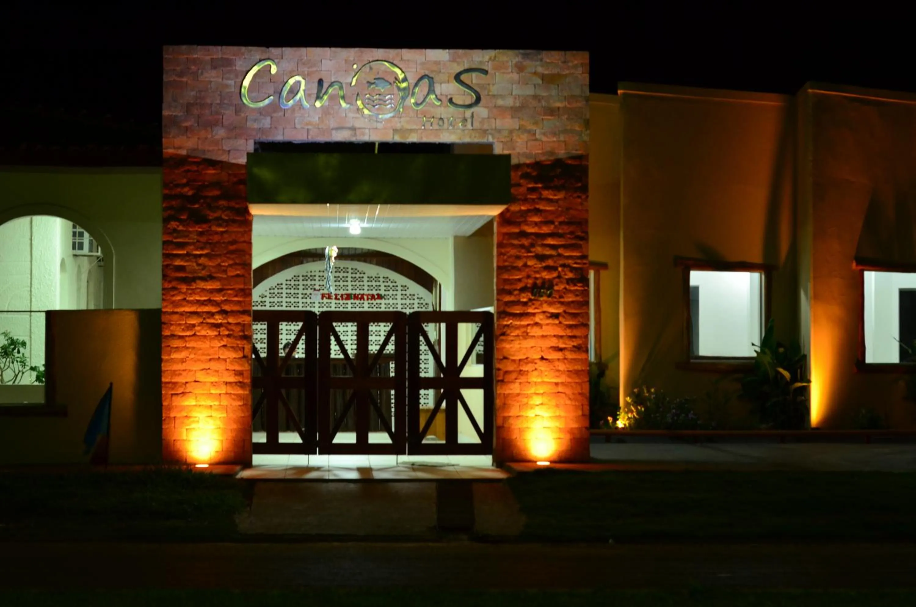 Facade/entrance in Canoas Hotel