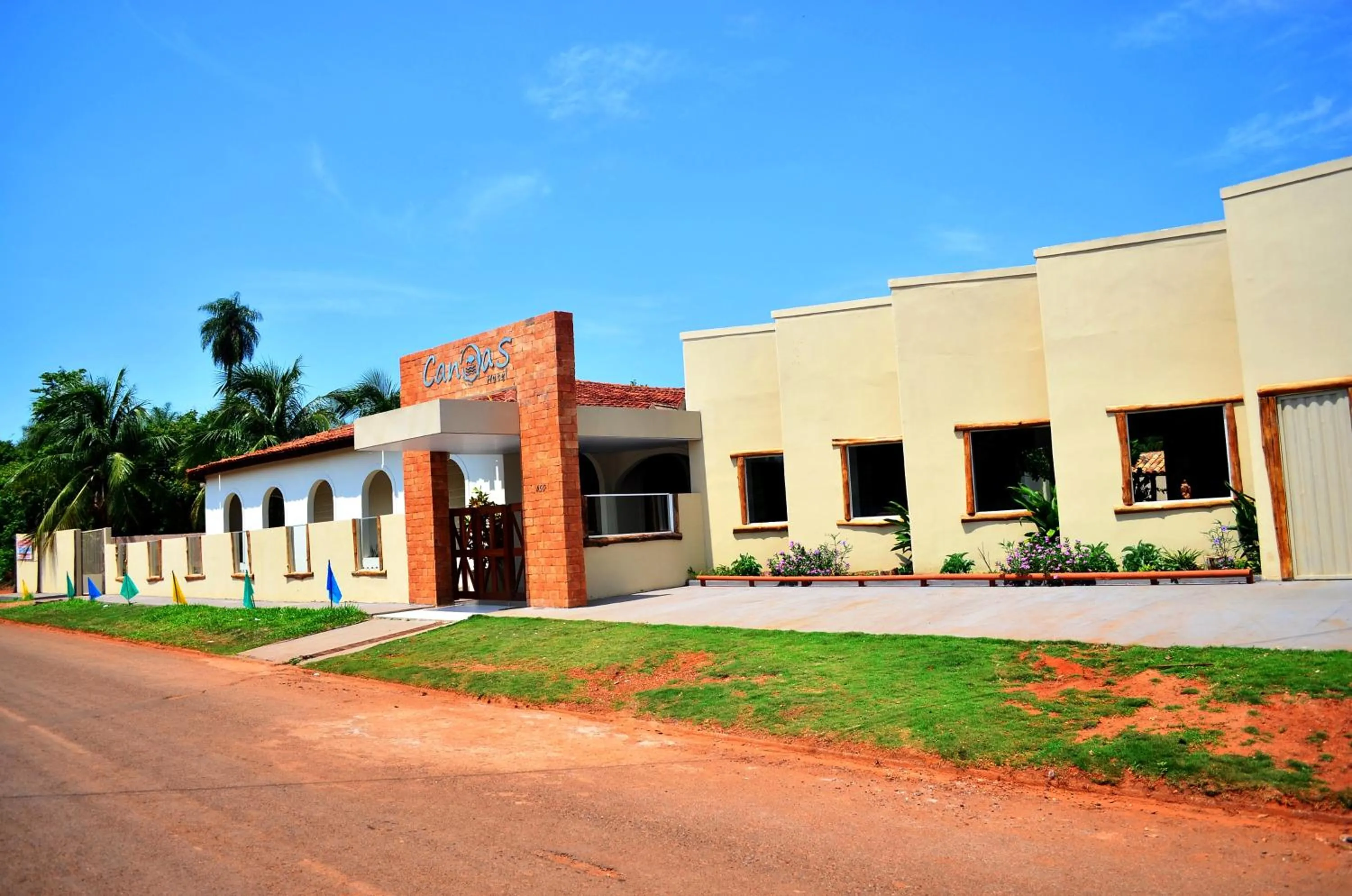 Facade/entrance in Canoas Hotel