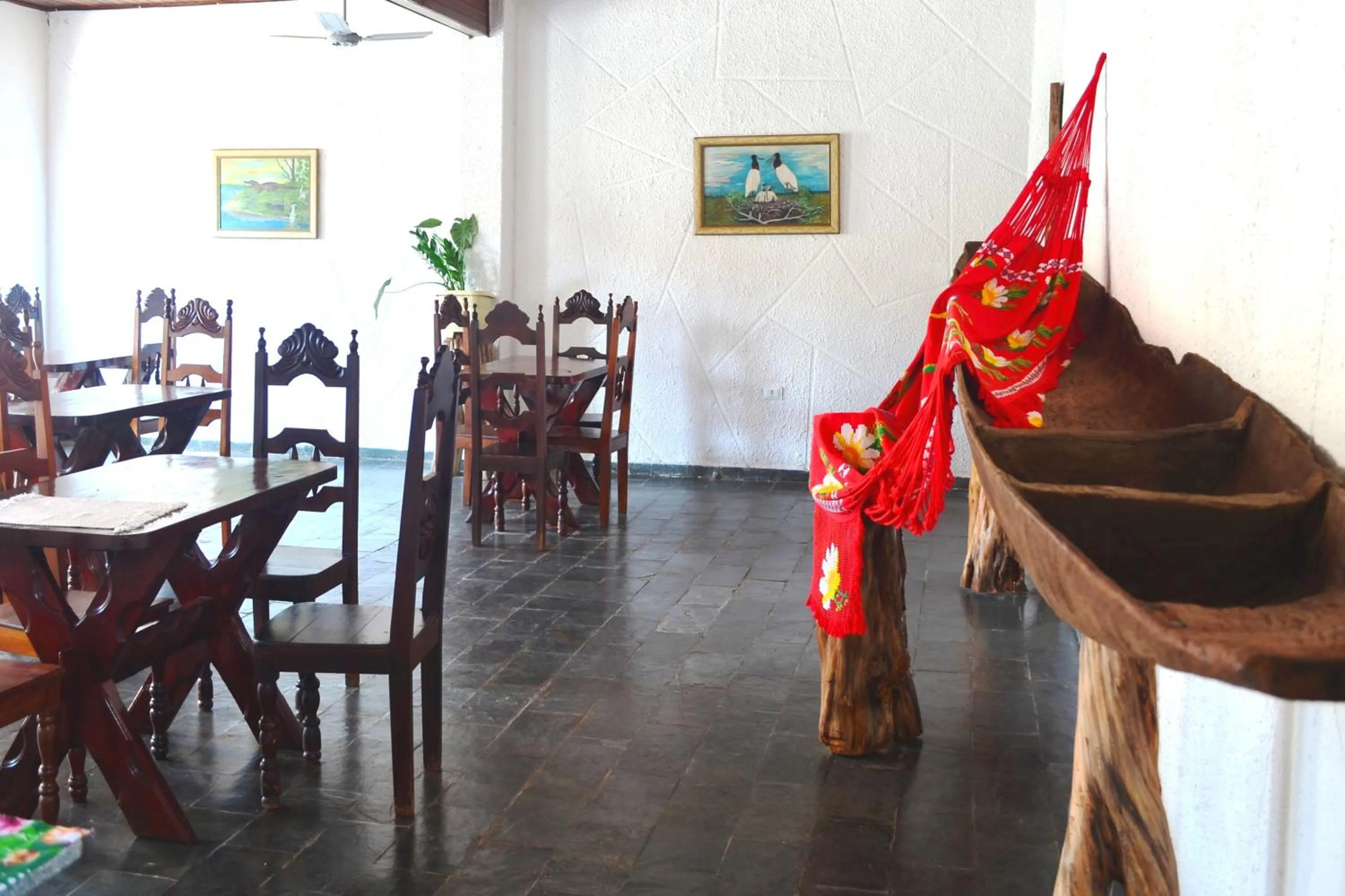 Restaurant/places to eat in Canoas Hotel