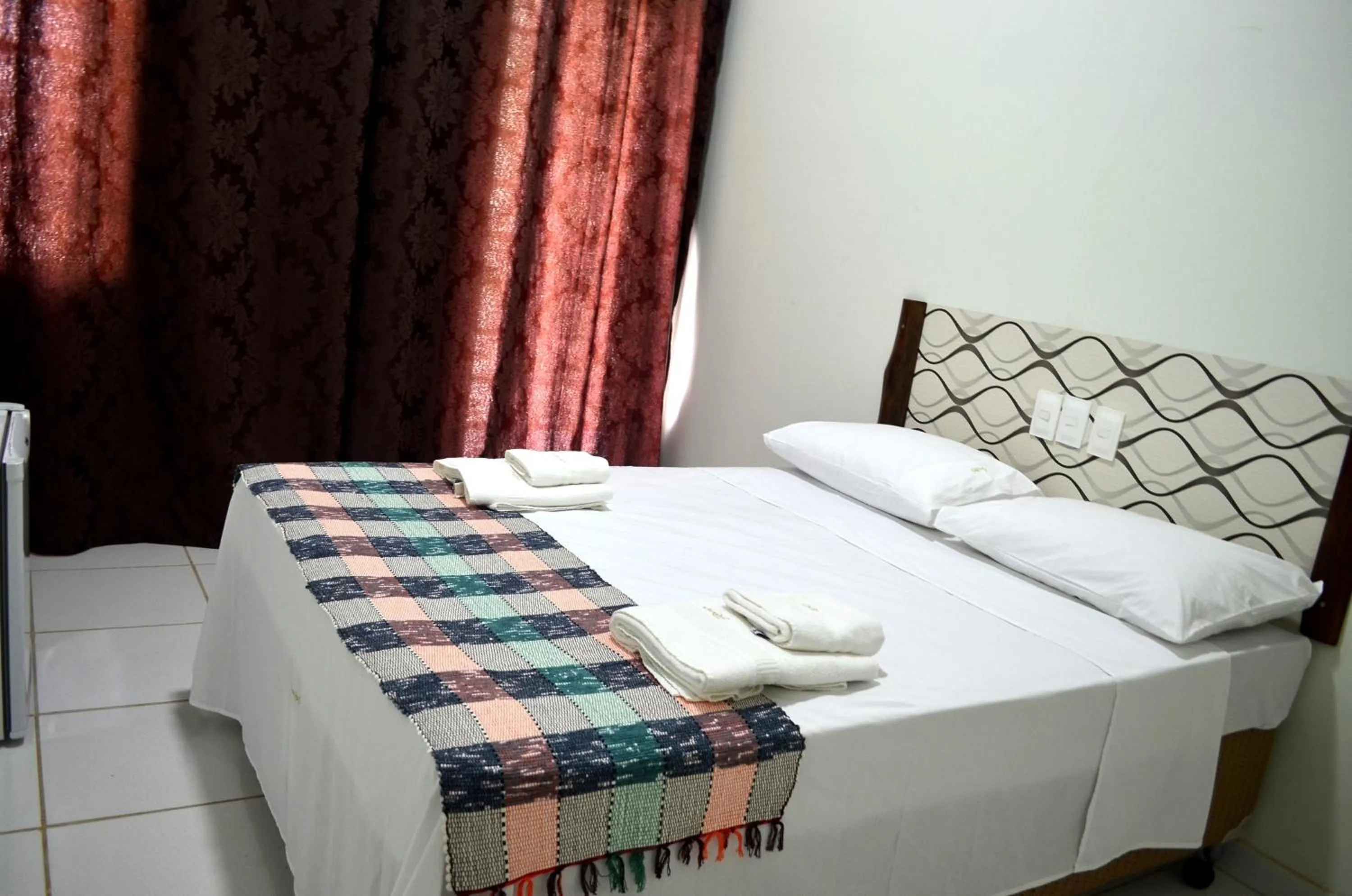 Photo of the whole room, Bed in Canoas Hotel